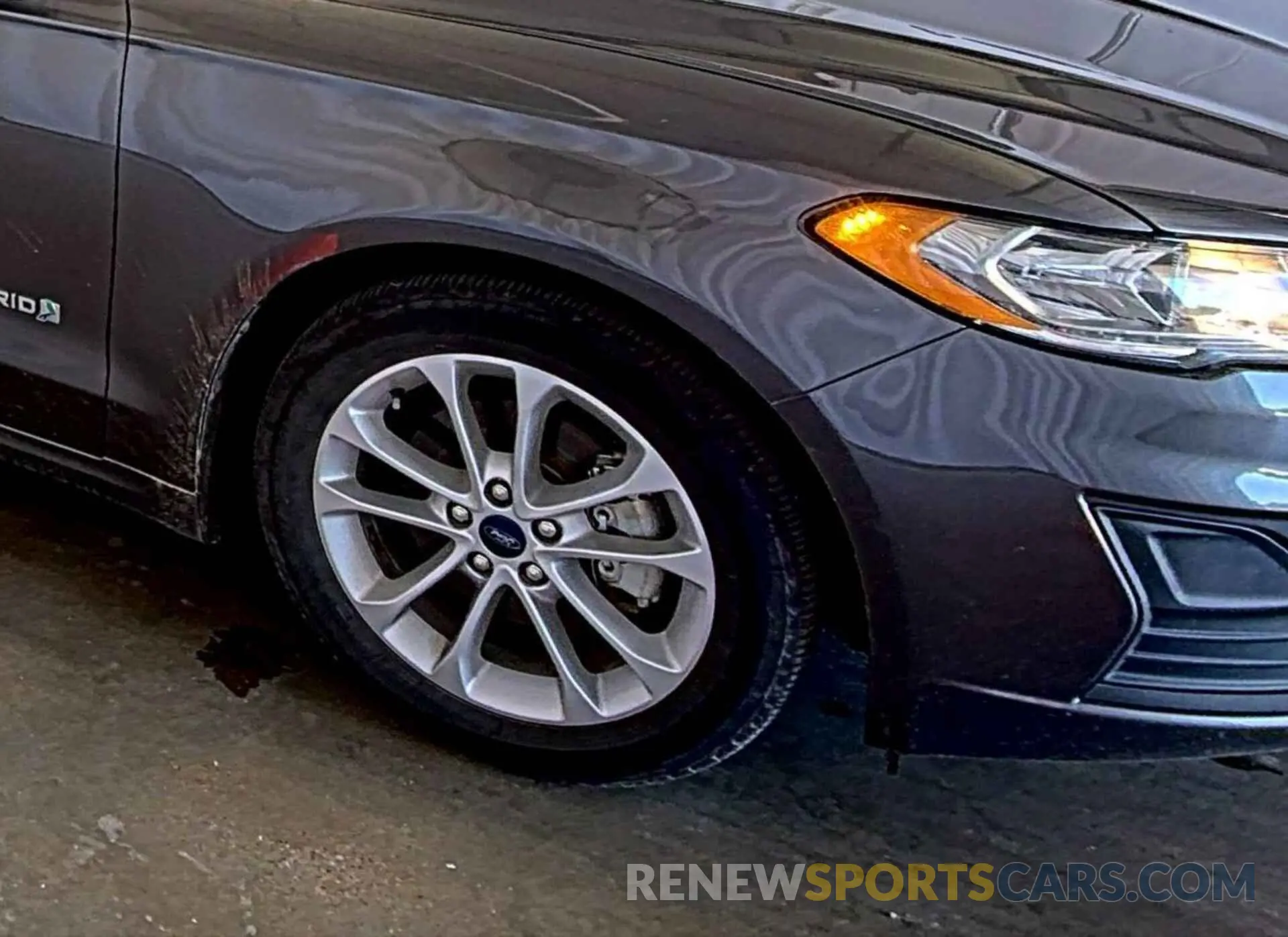 20 Photograph of a damaged car 3FA6P0LU0KR255633 FORD FUSION HYBRID 2019