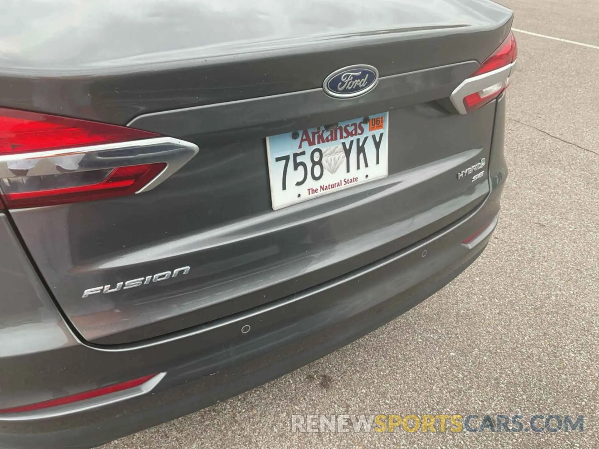30 Photograph of a damaged car 3FA6P0LU0KR255633 FORD FUSION HYBRID 2019