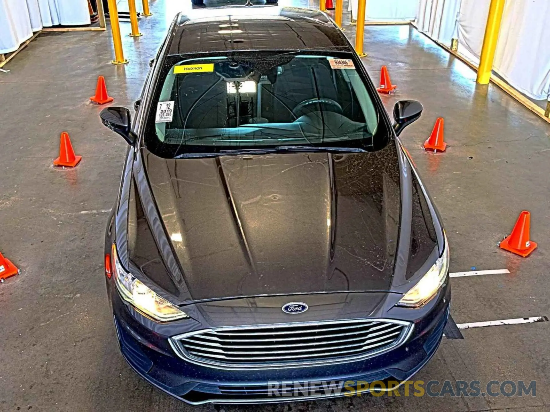 33 Photograph of a damaged car 3FA6P0LU0KR255633 FORD FUSION HYBRID 2019