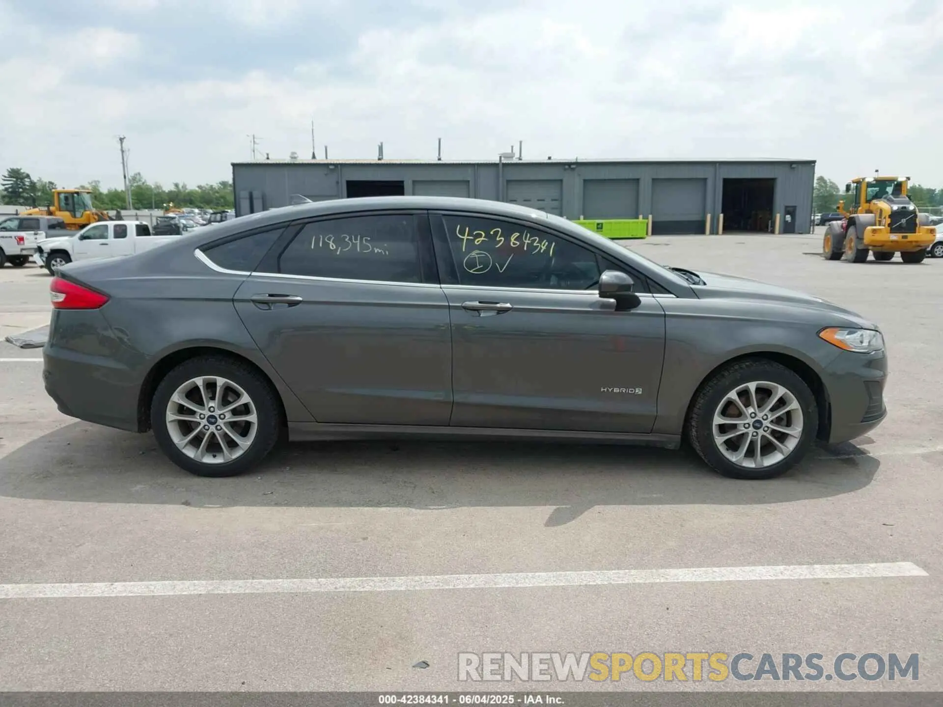 13 Photograph of a damaged car 3FA6P0LU1KR143939 FORD FUSION HYBRID 2019