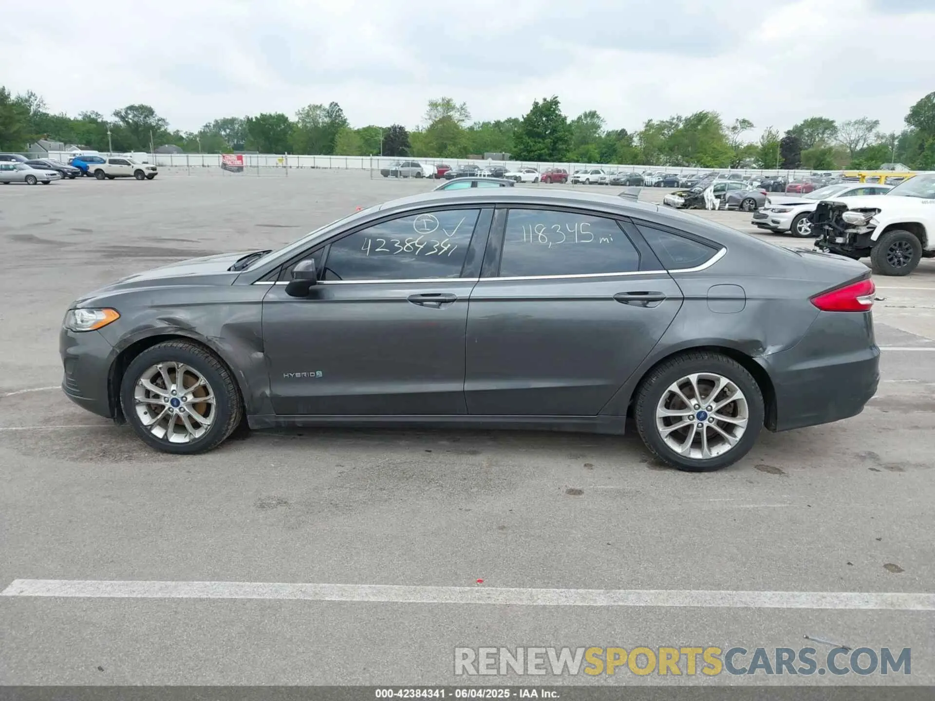 14 Photograph of a damaged car 3FA6P0LU1KR143939 FORD FUSION HYBRID 2019