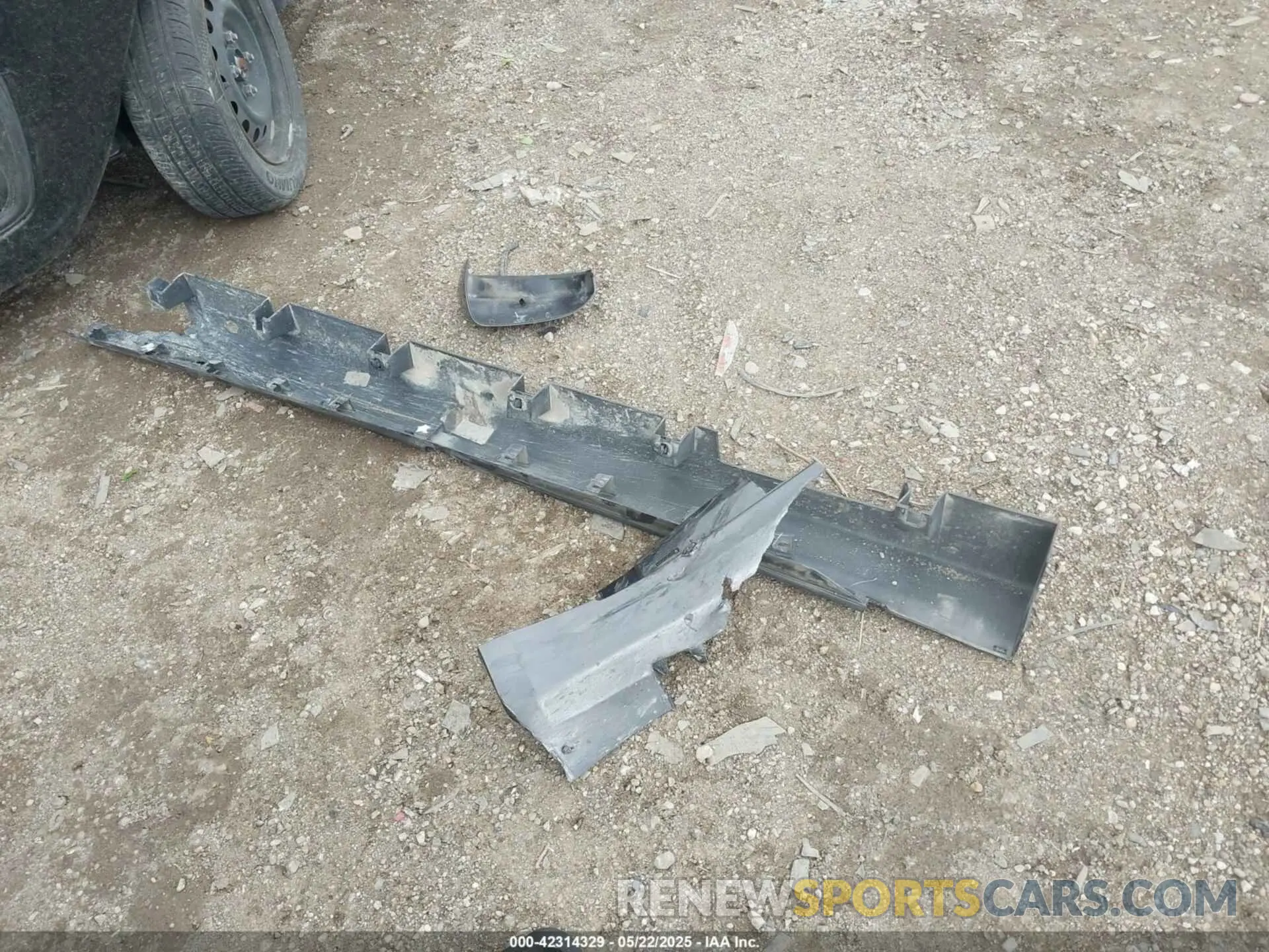 12 Photograph of a damaged car 3FA6P0LU1KR154794 FORD FUSION HYBRID 2019