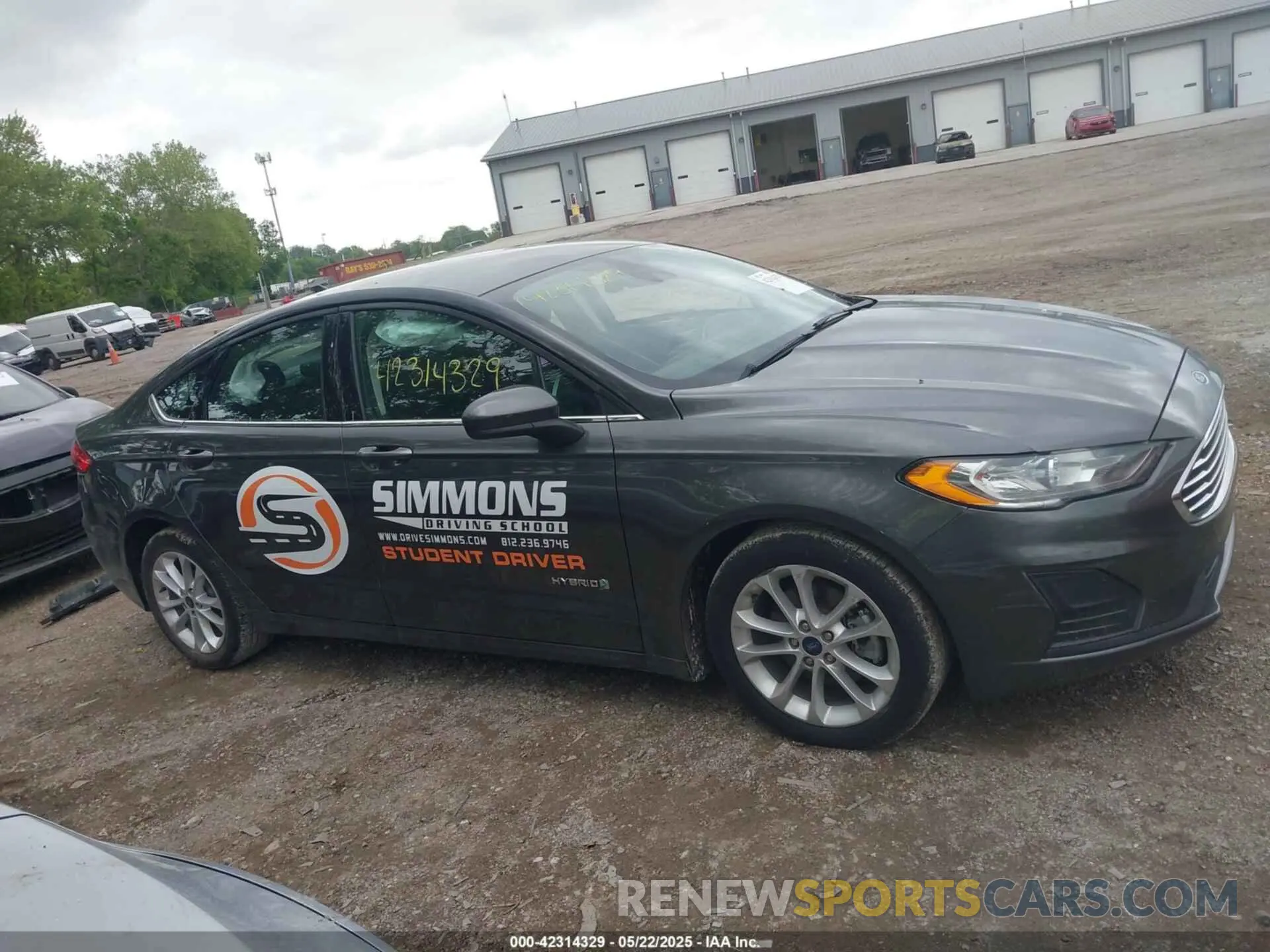 14 Photograph of a damaged car 3FA6P0LU1KR154794 FORD FUSION HYBRID 2019