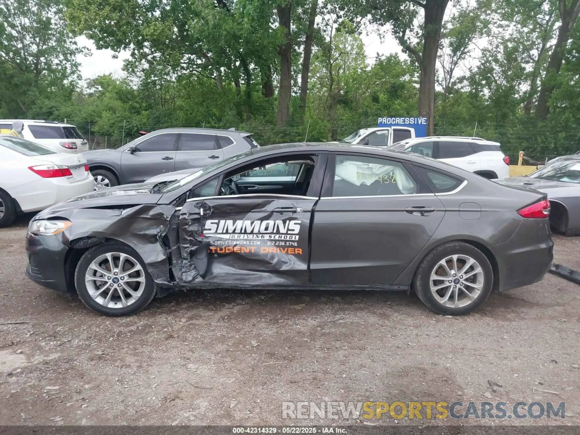 15 Photograph of a damaged car 3FA6P0LU1KR154794 FORD FUSION HYBRID 2019
