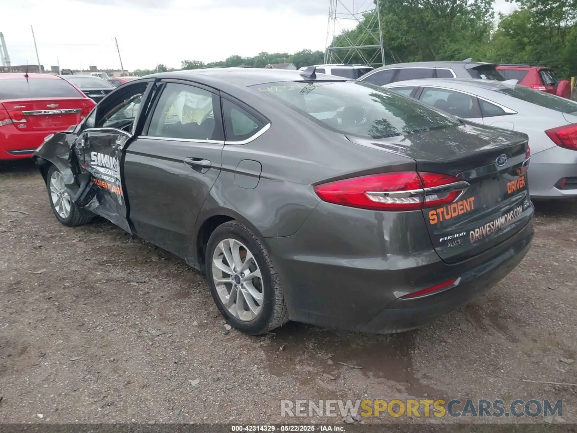 3 Photograph of a damaged car 3FA6P0LU1KR154794 FORD FUSION HYBRID 2019