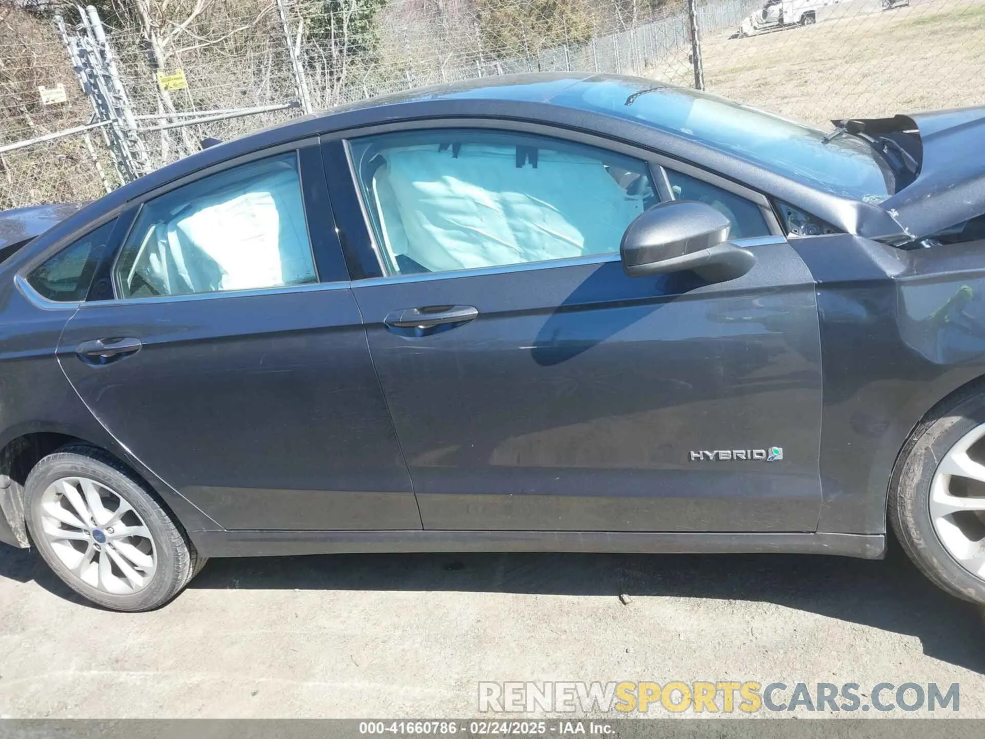 13 Photograph of a damaged car 3FA6P0LU1KR235021 FORD FUSION HYBRID 2019