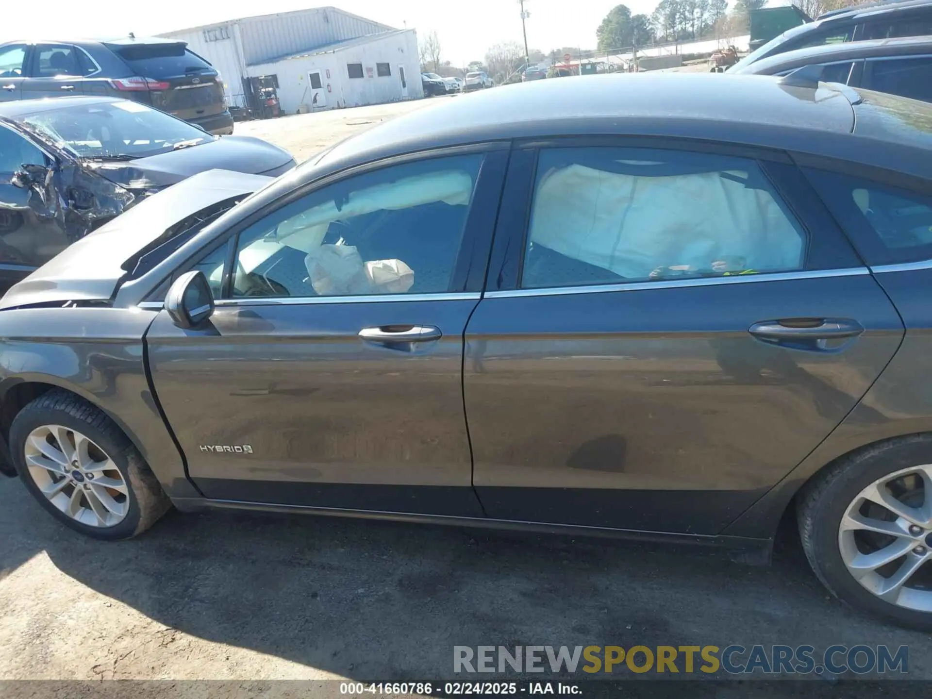 14 Photograph of a damaged car 3FA6P0LU1KR235021 FORD FUSION HYBRID 2019