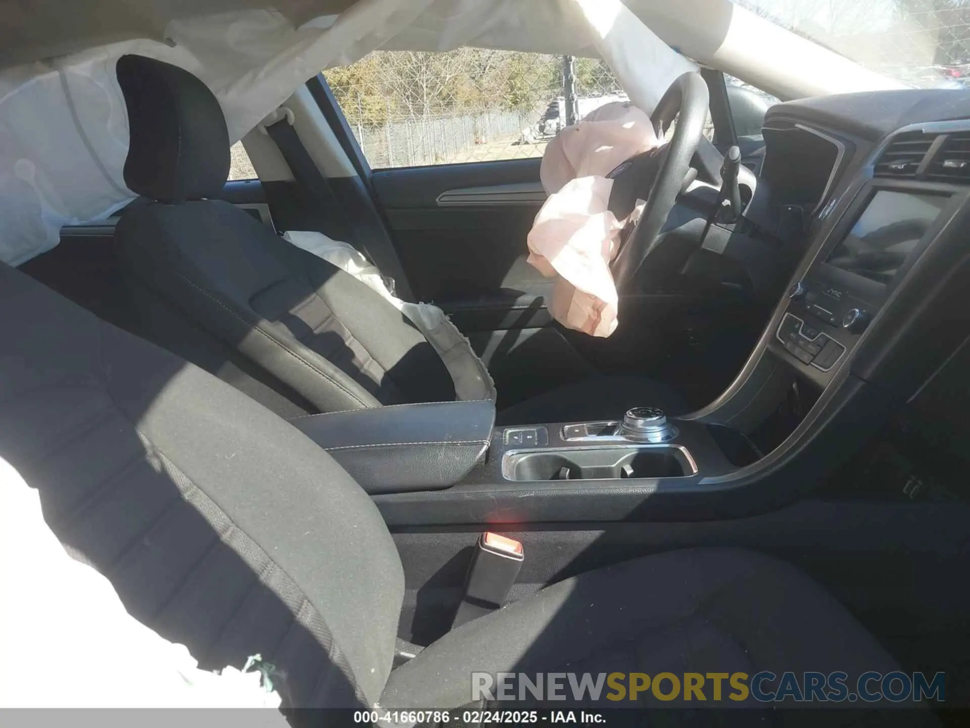 5 Photograph of a damaged car 3FA6P0LU1KR235021 FORD FUSION HYBRID 2019