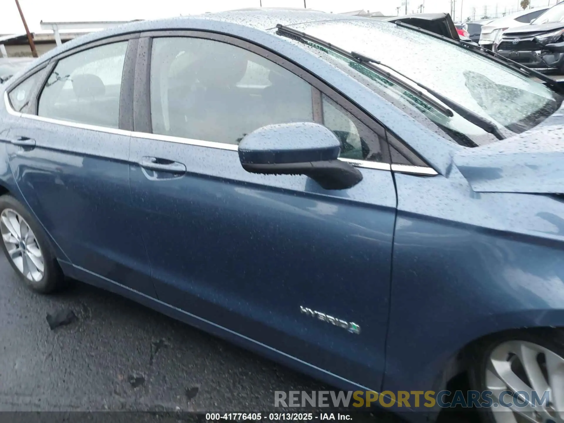 14 Photograph of a damaged car 3FA6P0LU2KR148731 FORD FUSION HYBRID 2019