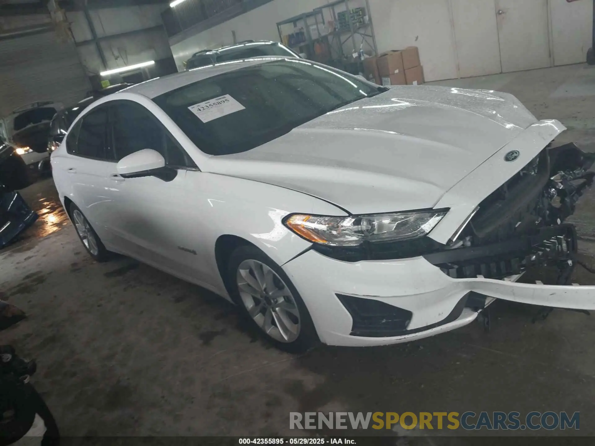 1 Photograph of a damaged car 3FA6P0LU2KR189926 FORD FUSION HYBRID 2019