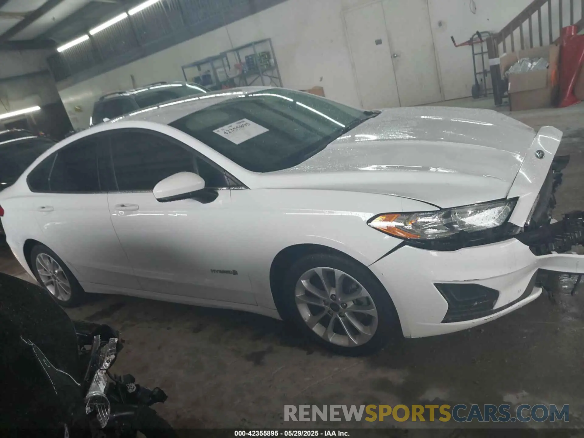 13 Photograph of a damaged car 3FA6P0LU2KR189926 FORD FUSION HYBRID 2019