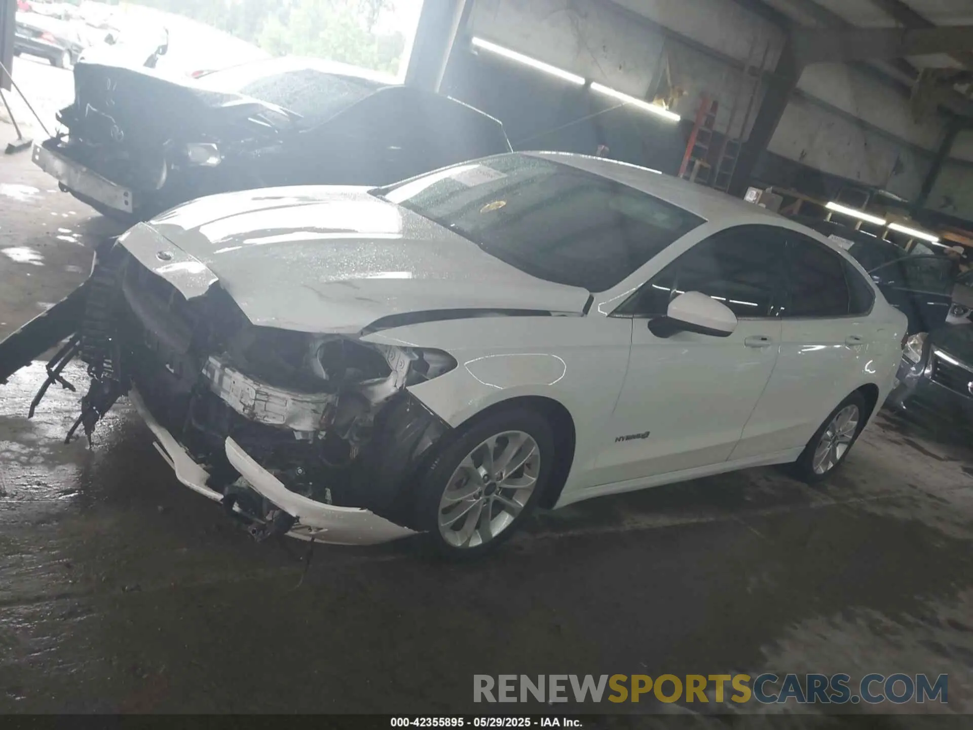 14 Photograph of a damaged car 3FA6P0LU2KR189926 FORD FUSION HYBRID 2019