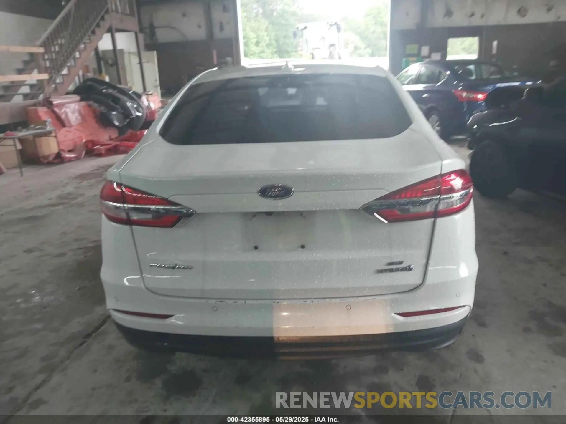 16 Photograph of a damaged car 3FA6P0LU2KR189926 FORD FUSION HYBRID 2019