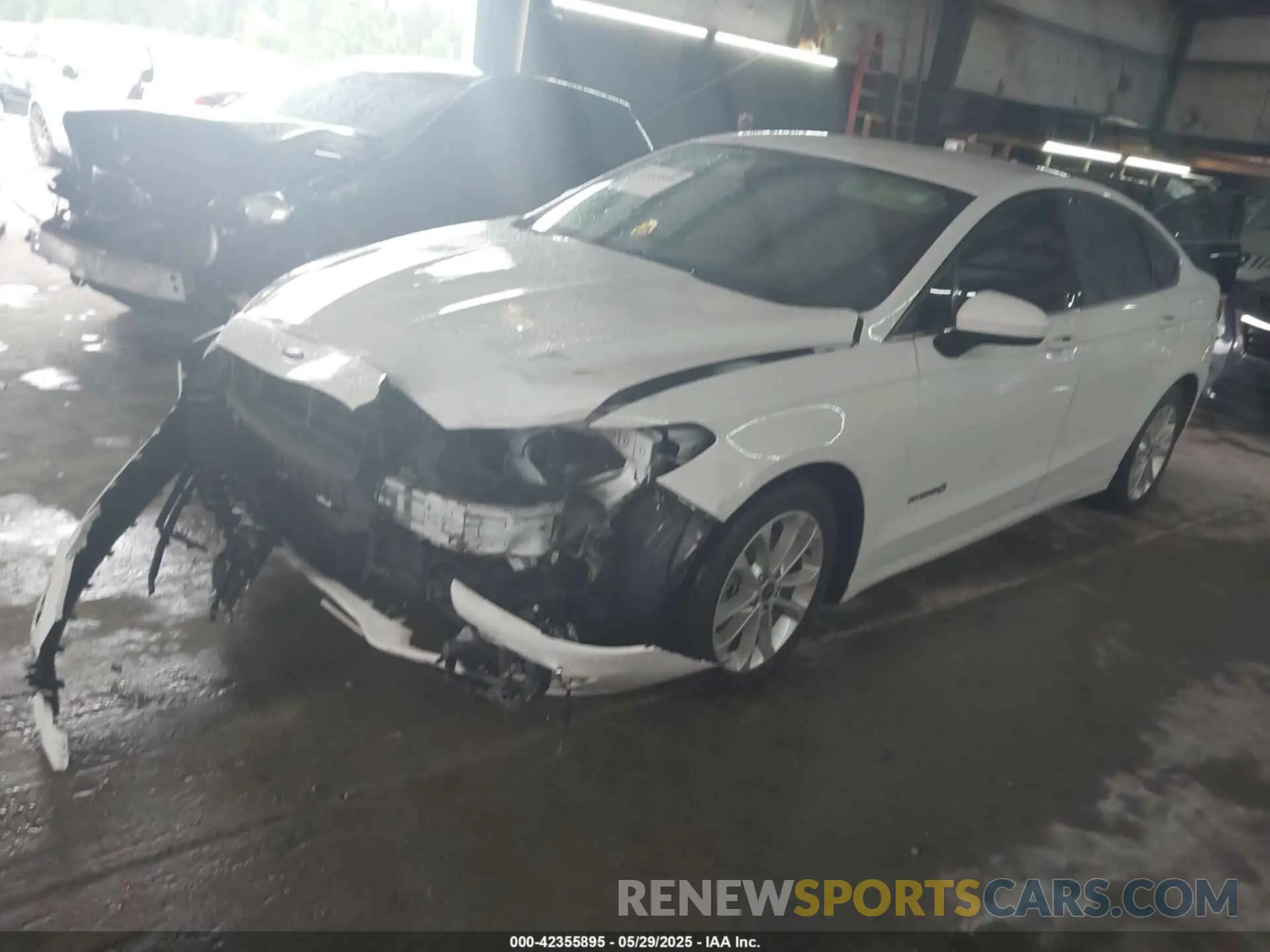 2 Photograph of a damaged car 3FA6P0LU2KR189926 FORD FUSION HYBRID 2019
