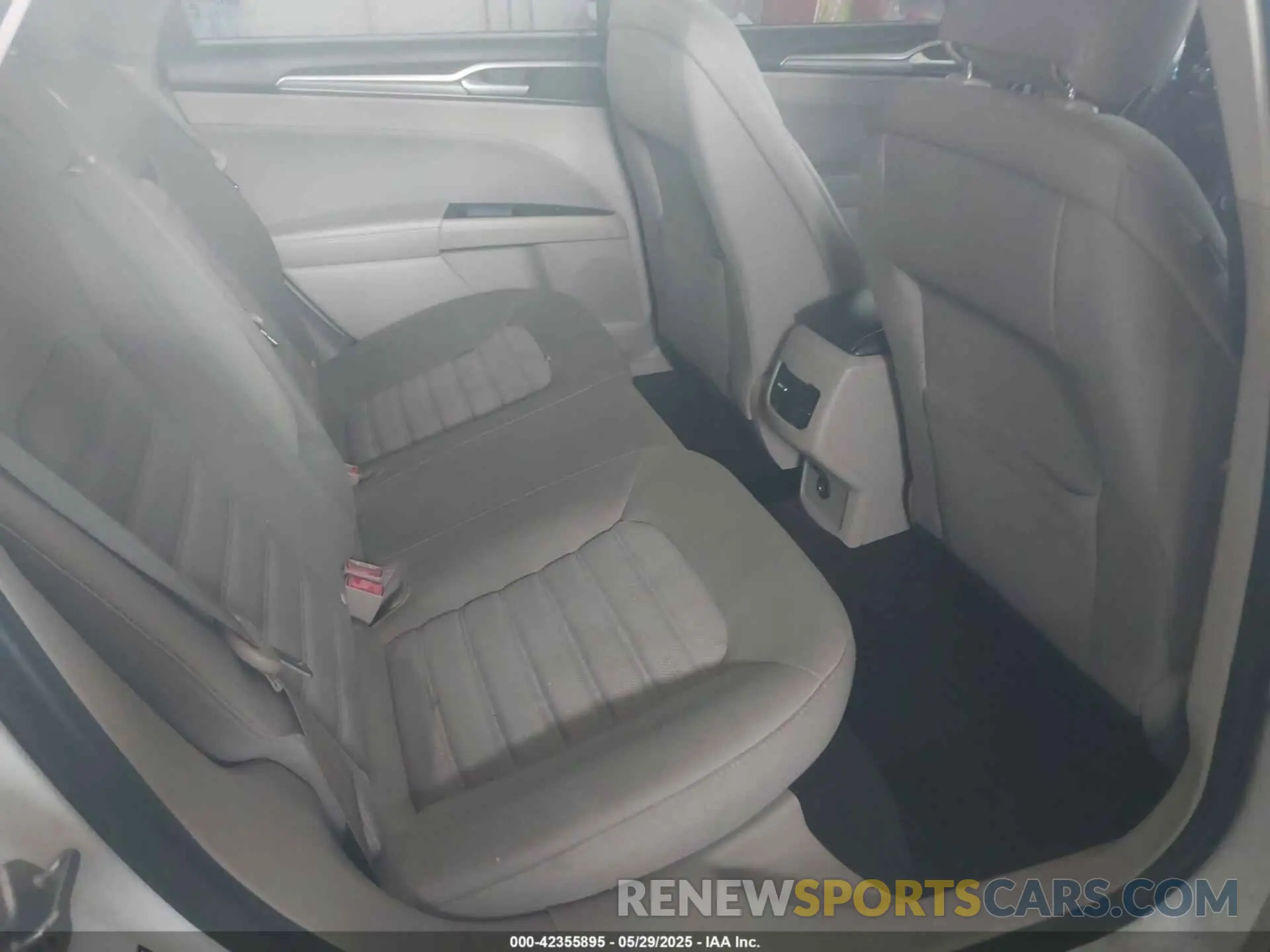 8 Photograph of a damaged car 3FA6P0LU2KR189926 FORD FUSION HYBRID 2019