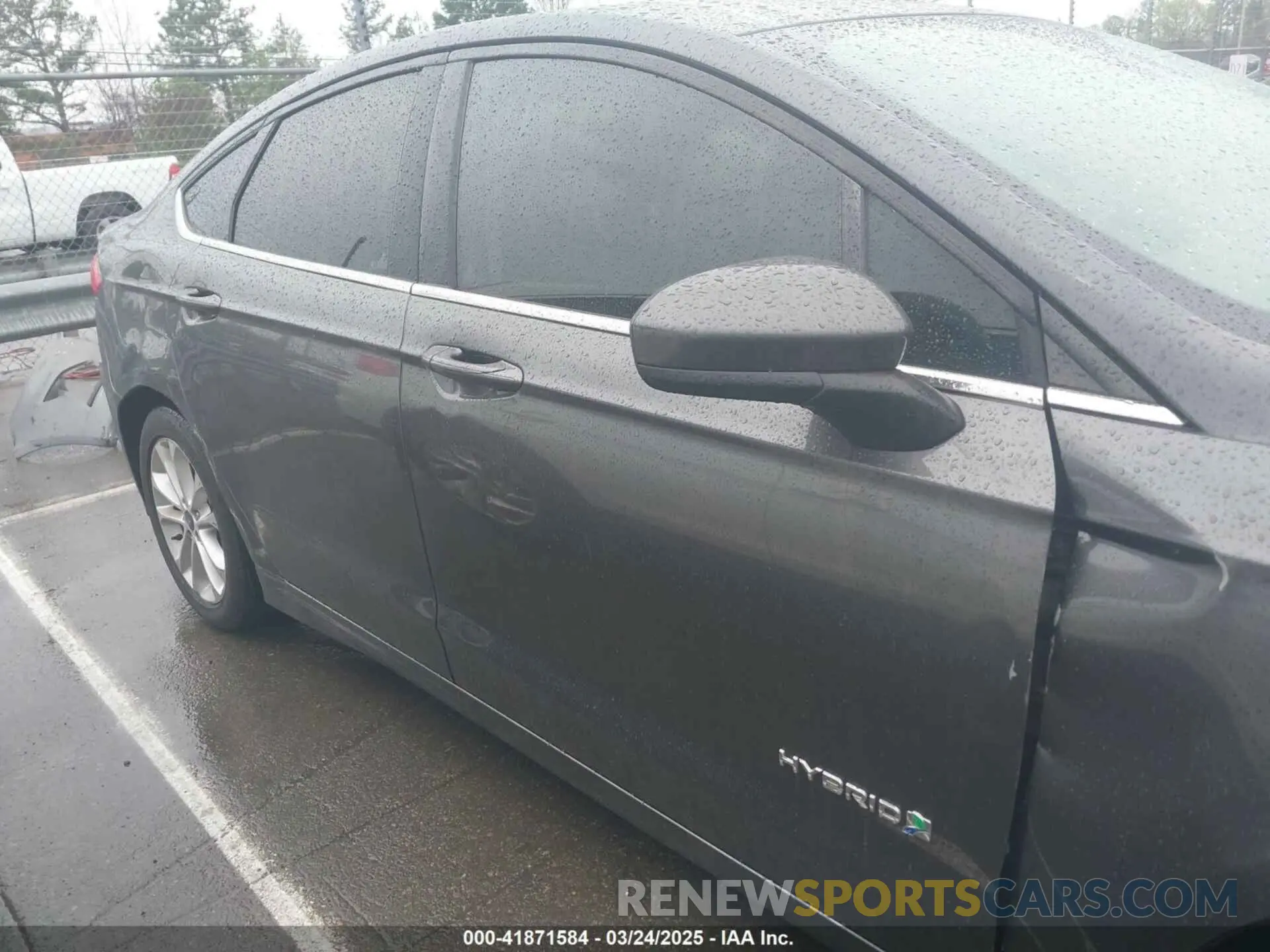 13 Photograph of a damaged car 3FA6P0LU2KR200262 FORD FUSION HYBRID 2019