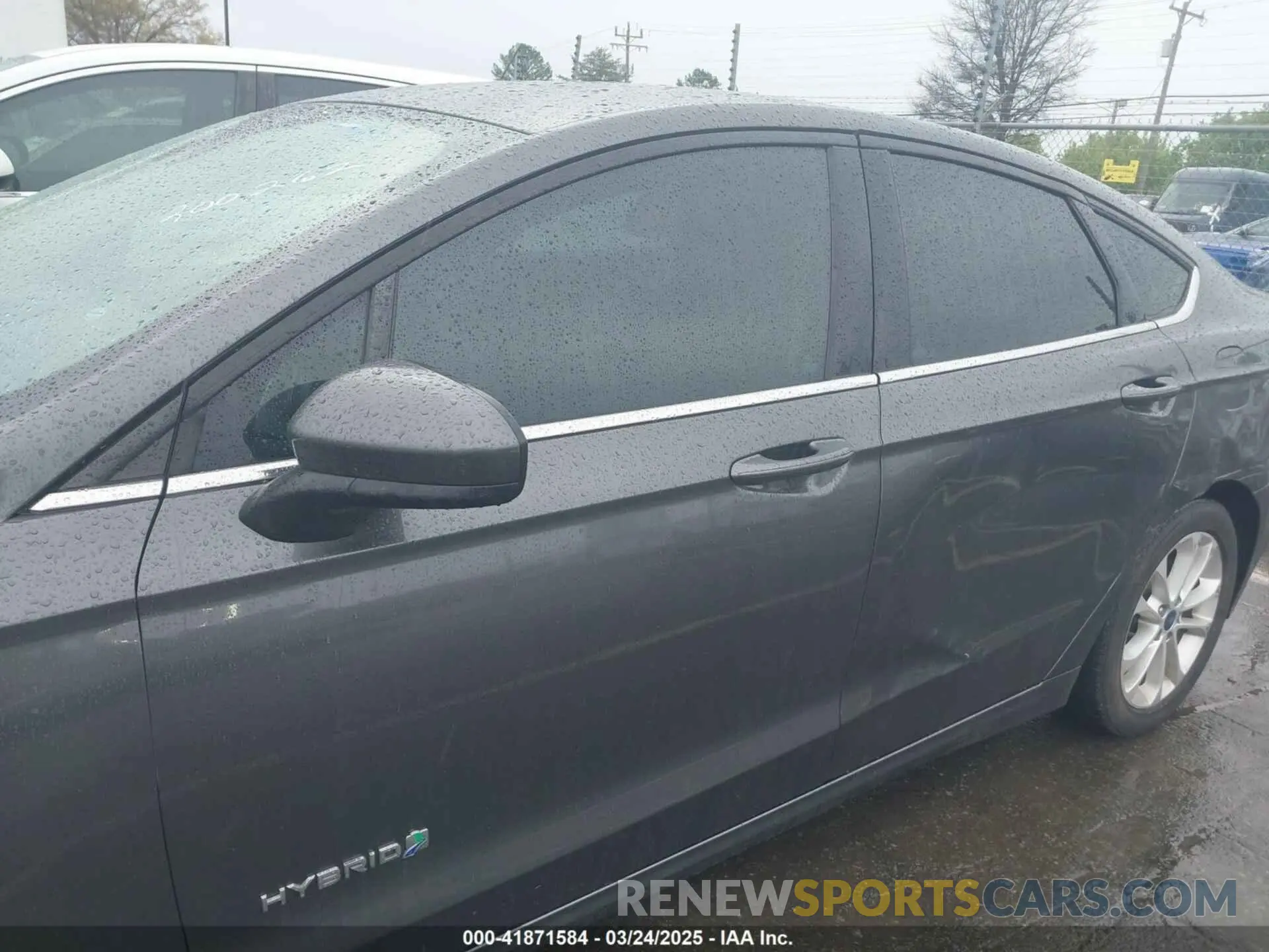 14 Photograph of a damaged car 3FA6P0LU2KR200262 FORD FUSION HYBRID 2019