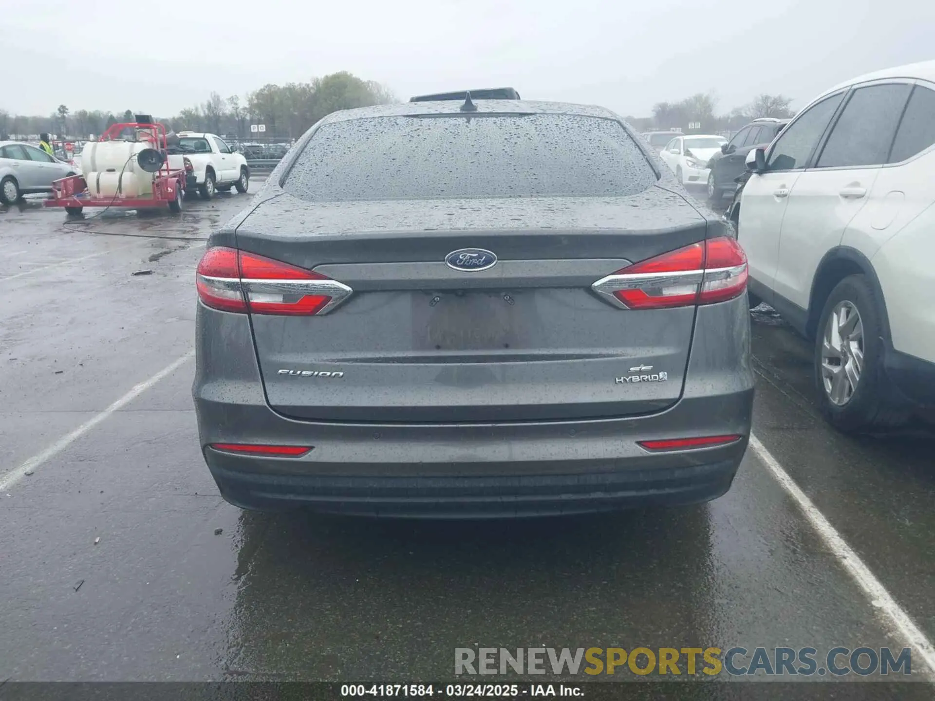 16 Photograph of a damaged car 3FA6P0LU2KR200262 FORD FUSION HYBRID 2019