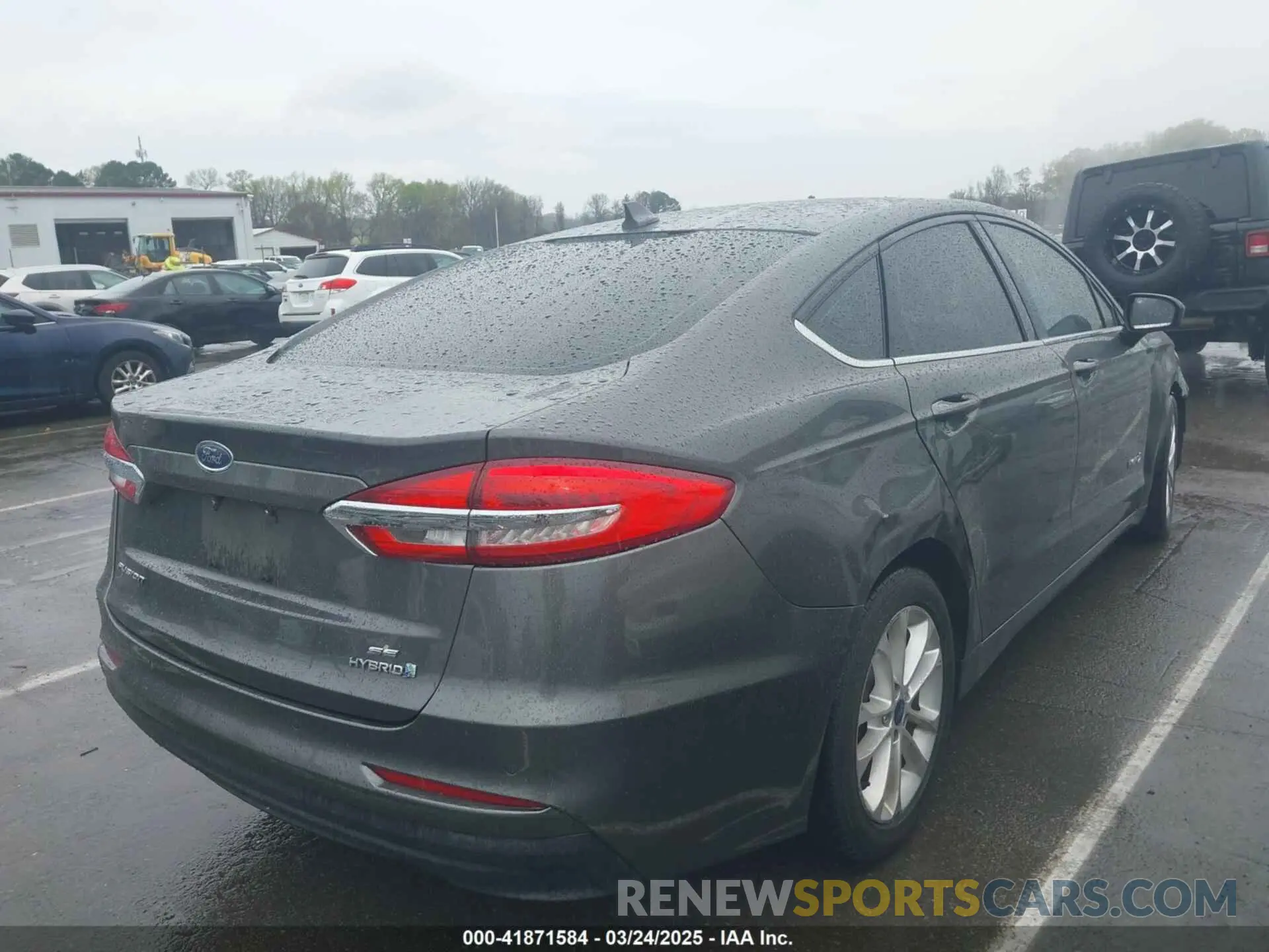 4 Photograph of a damaged car 3FA6P0LU2KR200262 FORD FUSION HYBRID 2019