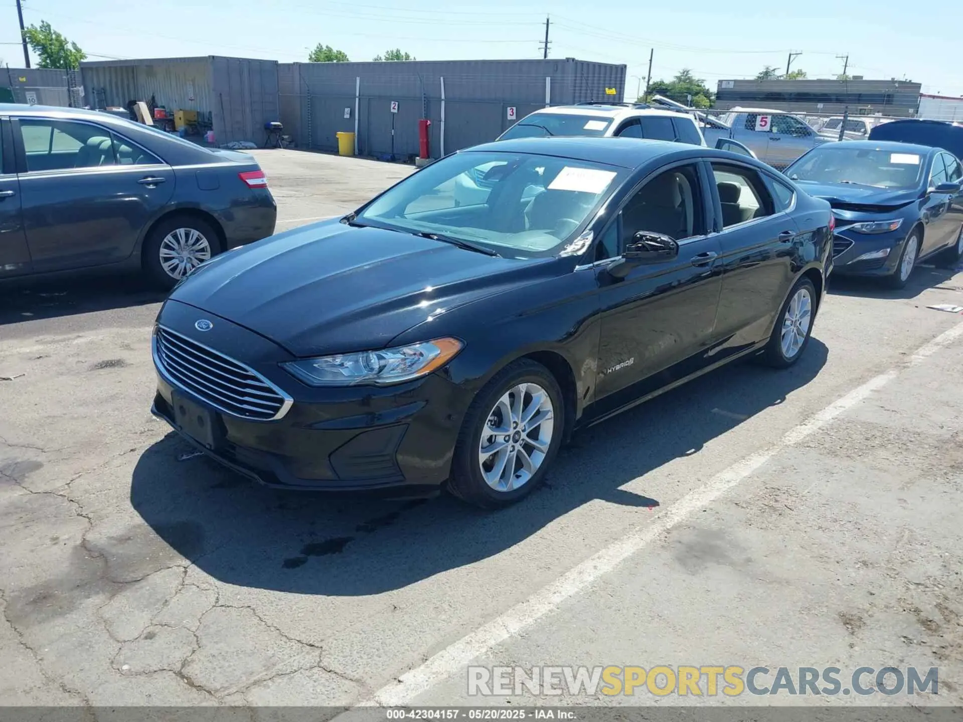 2 Photograph of a damaged car 3FA6P0LU2KR262227 FORD FUSION HYBRID 2019