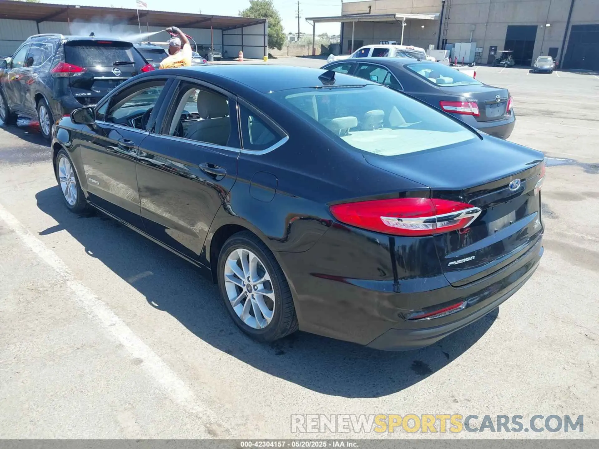 3 Photograph of a damaged car 3FA6P0LU2KR262227 FORD FUSION HYBRID 2019