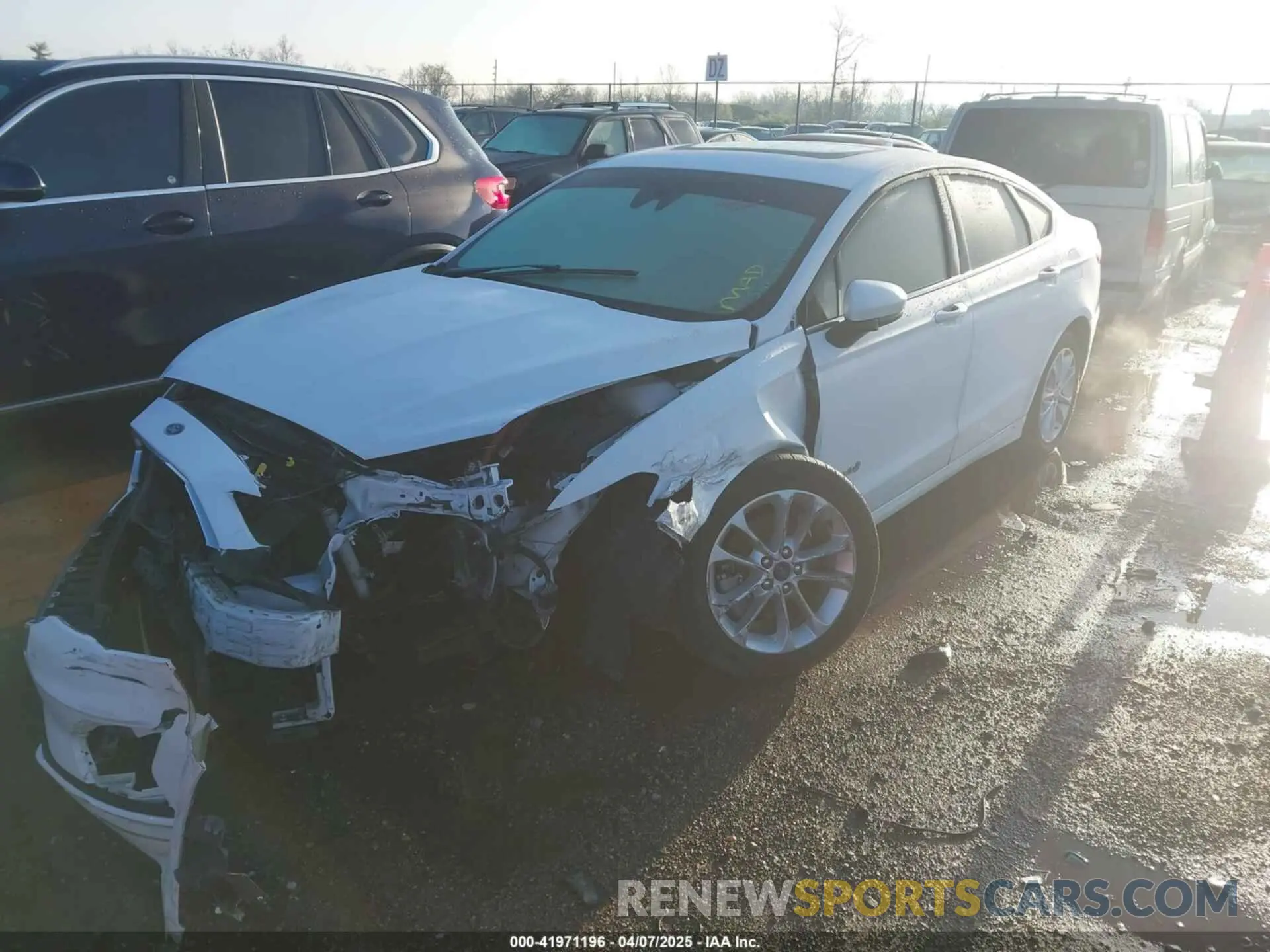 2 Photograph of a damaged car 3FA6P0LU3KR106021 FORD FUSION HYBRID 2019