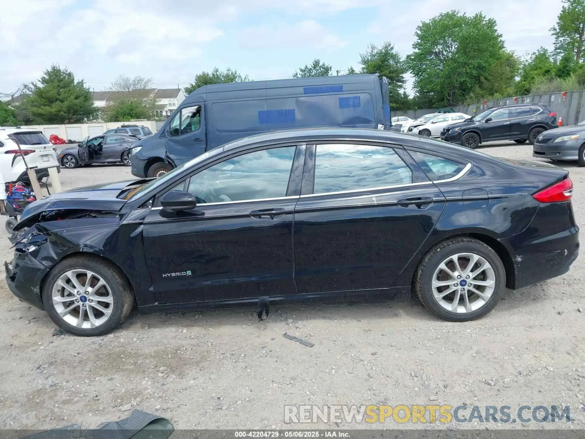 14 Photograph of a damaged car 3FA6P0LU3KR117794 FORD FUSION HYBRID 2019