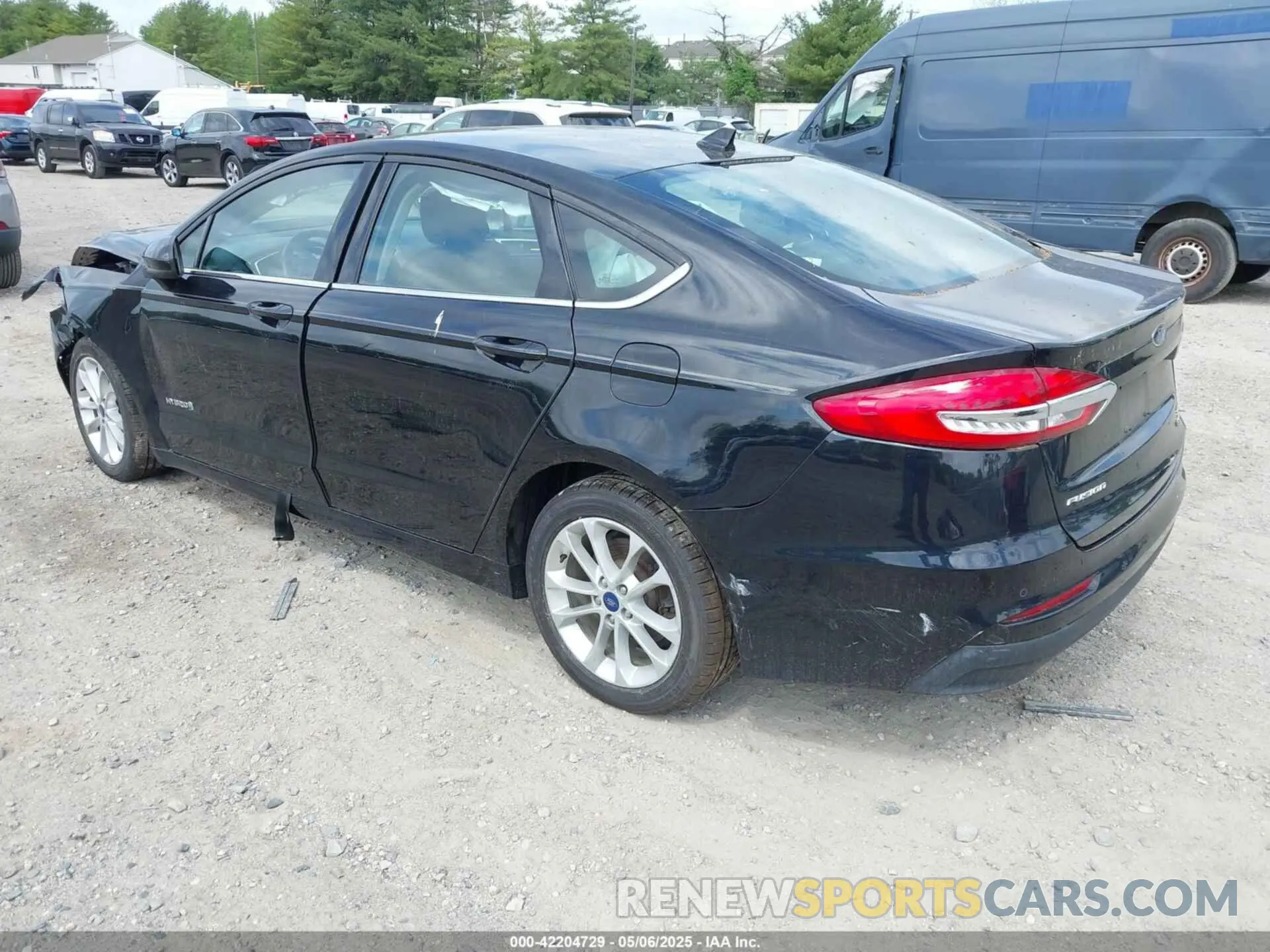 3 Photograph of a damaged car 3FA6P0LU3KR117794 FORD FUSION HYBRID 2019
