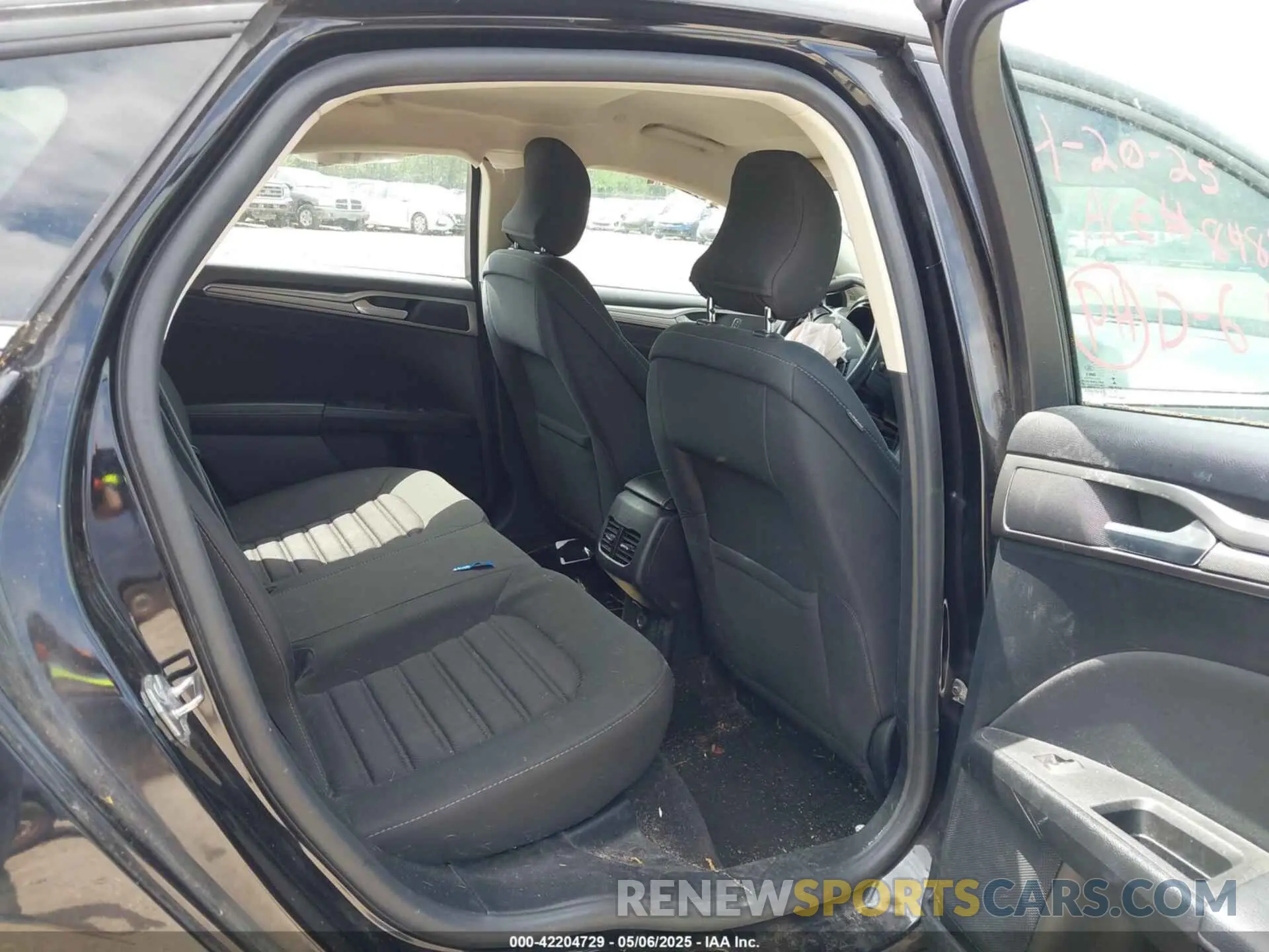8 Photograph of a damaged car 3FA6P0LU3KR117794 FORD FUSION HYBRID 2019