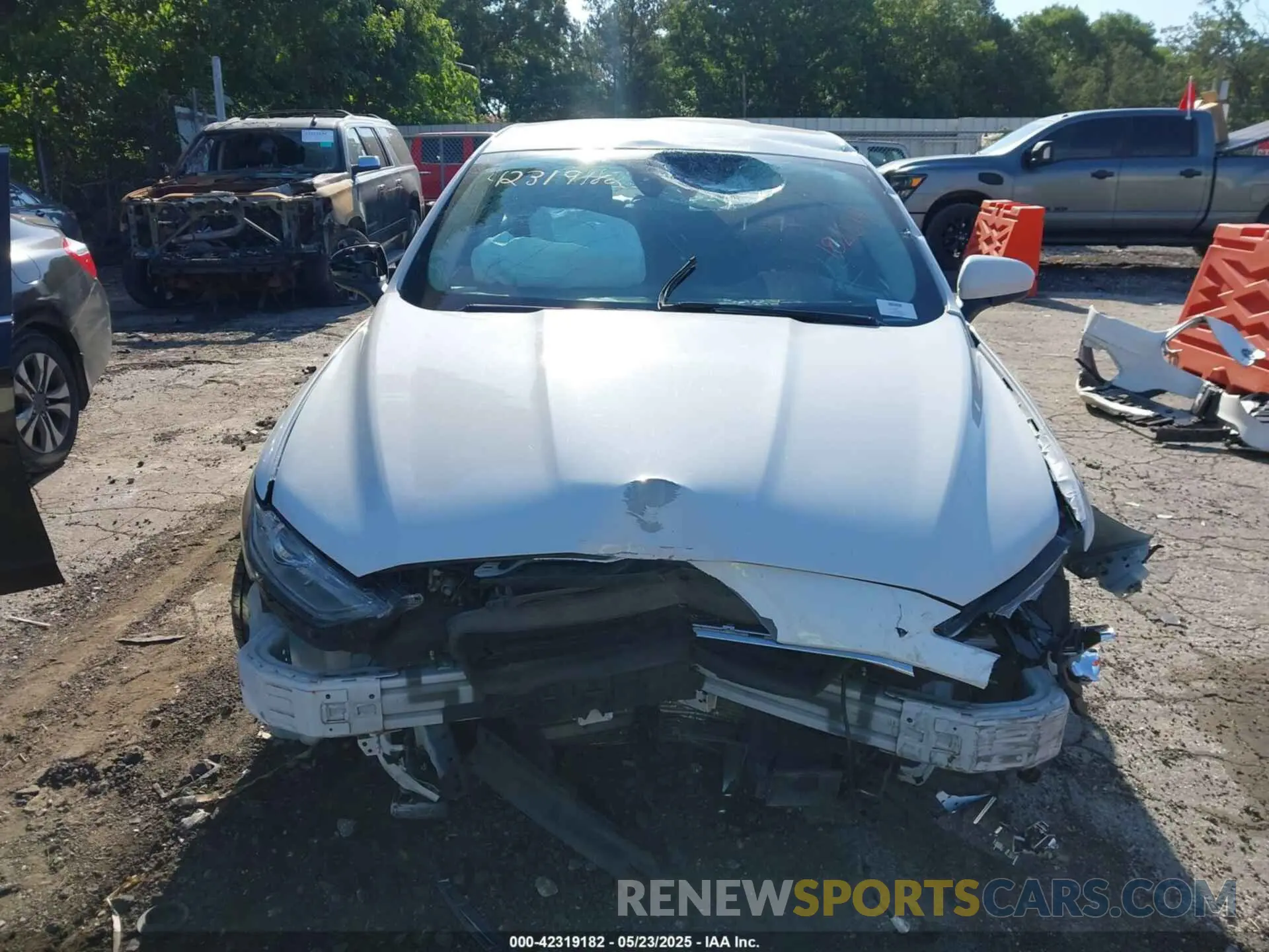 12 Photograph of a damaged car 3FA6P0LU3KR182614 FORD FUSION HYBRID 2019