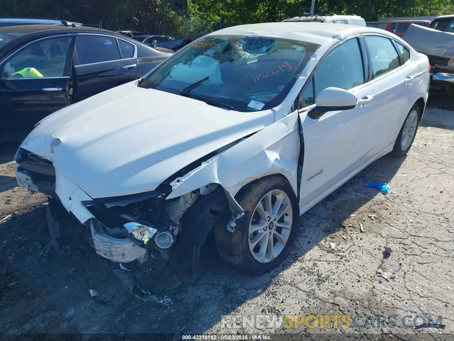 2 Photograph of a damaged car 3FA6P0LU3KR182614 FORD FUSION HYBRID 2019