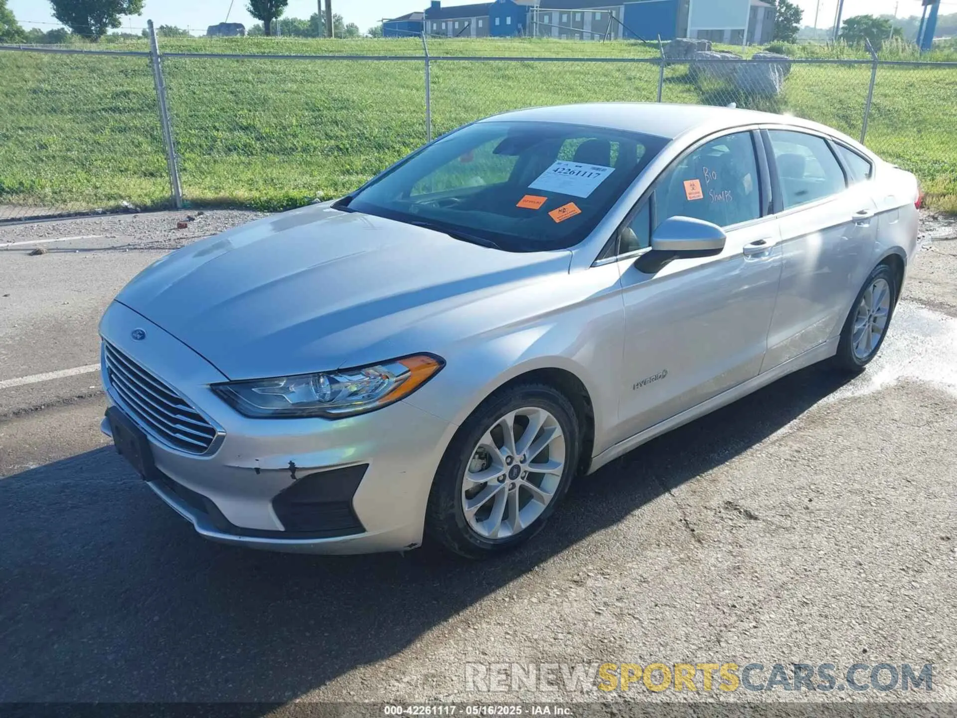 2 Photograph of a damaged car 3FA6P0LU3KR199154 FORD FUSION HYBRID 2019