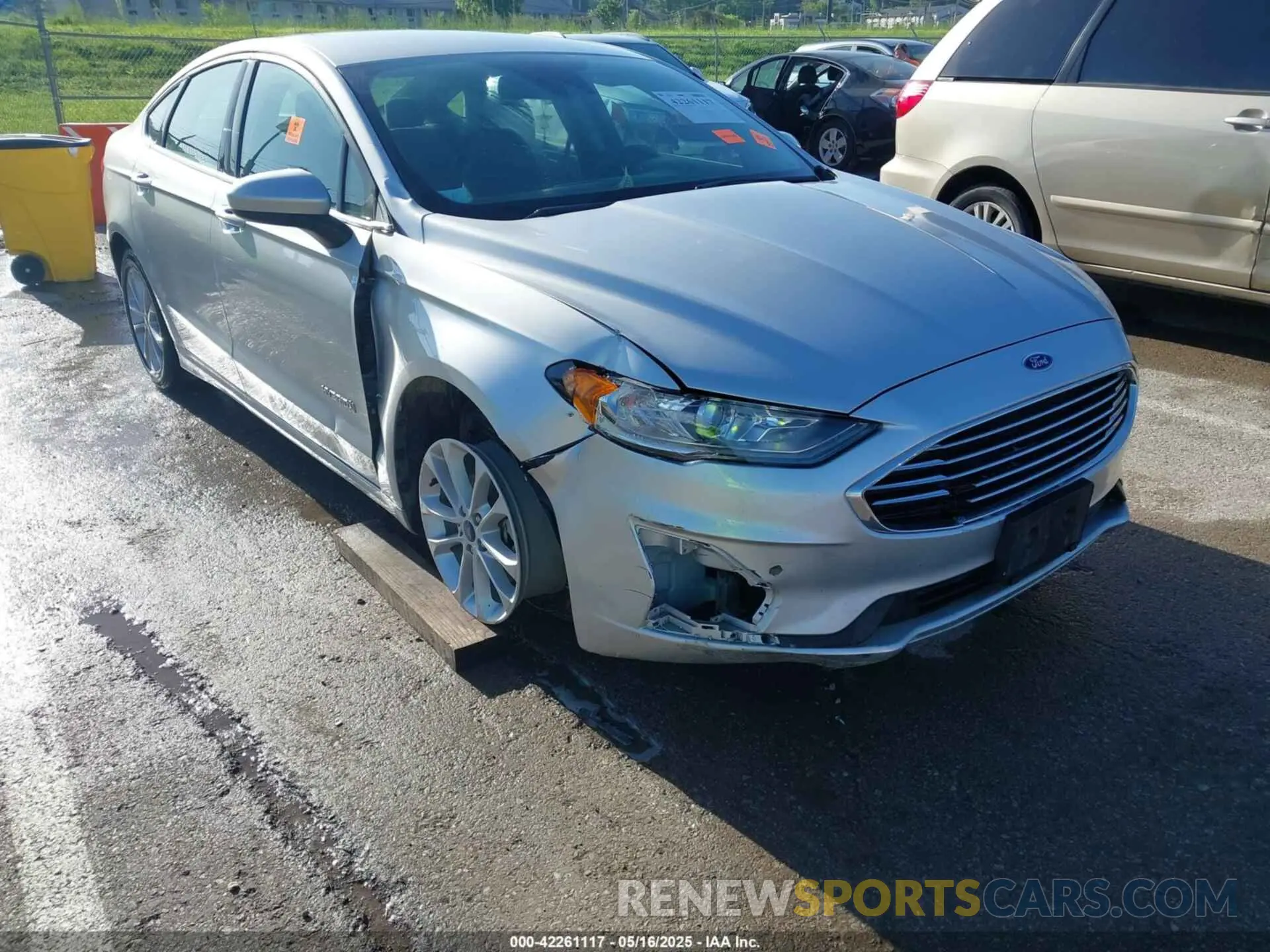 6 Photograph of a damaged car 3FA6P0LU3KR199154 FORD FUSION HYBRID 2019