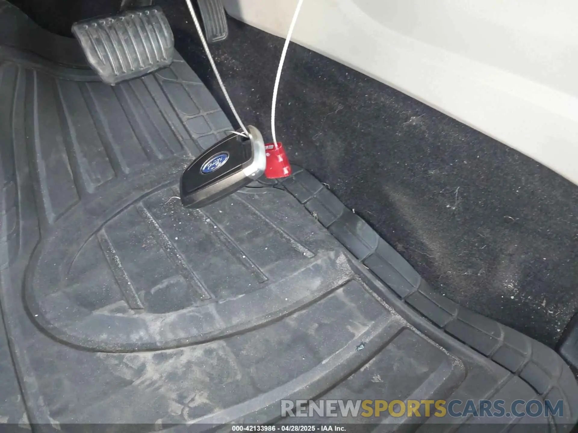 11 Photograph of a damaged car 3FA6P0LU3KR204076 FORD FUSION HYBRID 2019
