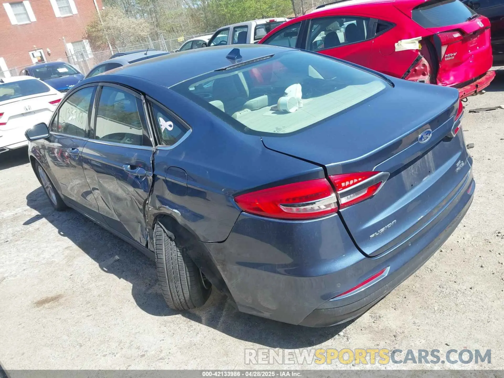 3 Photograph of a damaged car 3FA6P0LU3KR204076 FORD FUSION HYBRID 2019