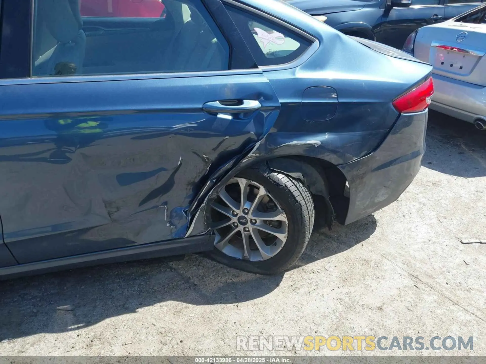 6 Photograph of a damaged car 3FA6P0LU3KR204076 FORD FUSION HYBRID 2019