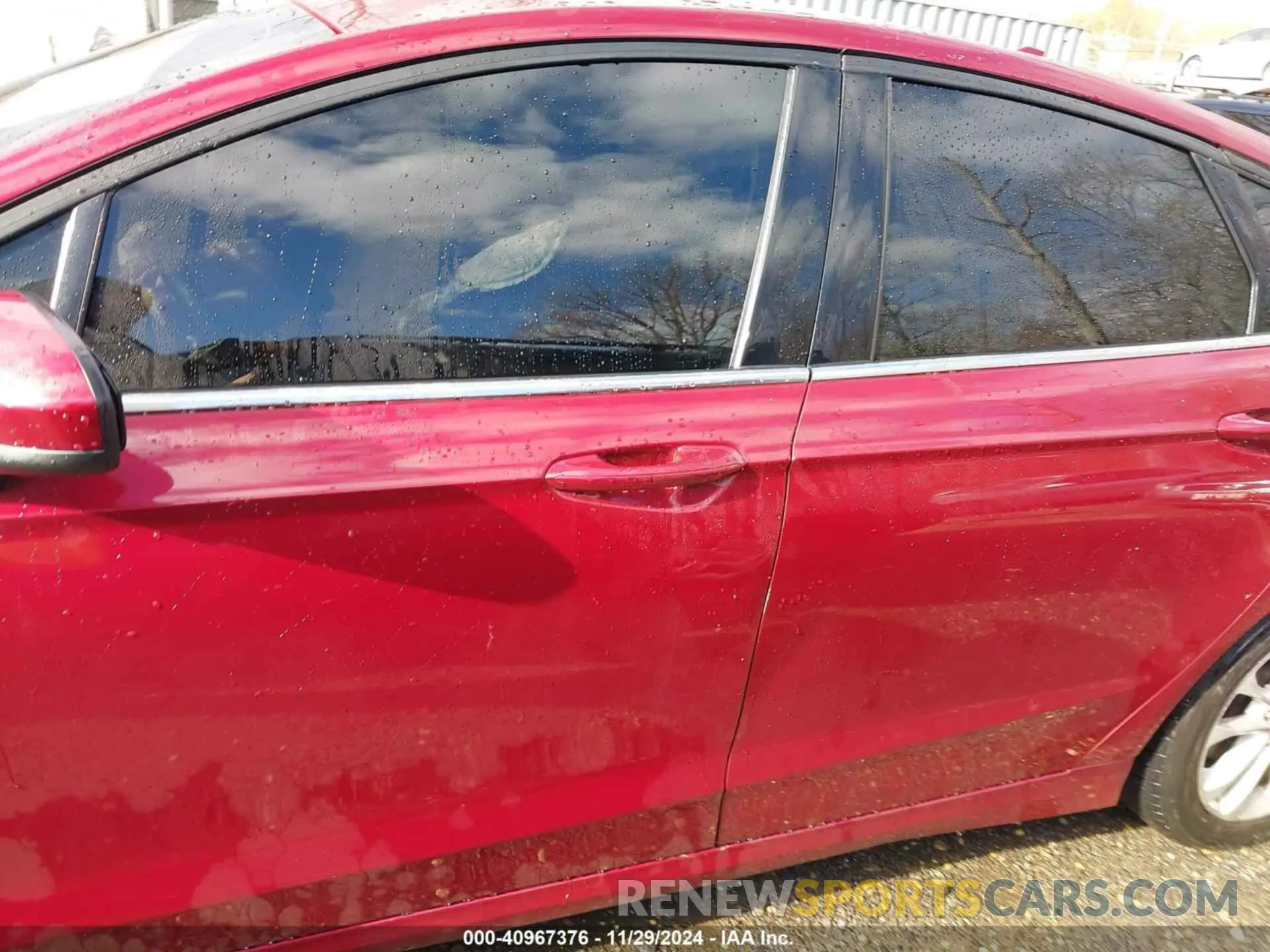 13 Photograph of a damaged car 3FA6P0LU4KR124592 FORD FUSION HYBRID 2019