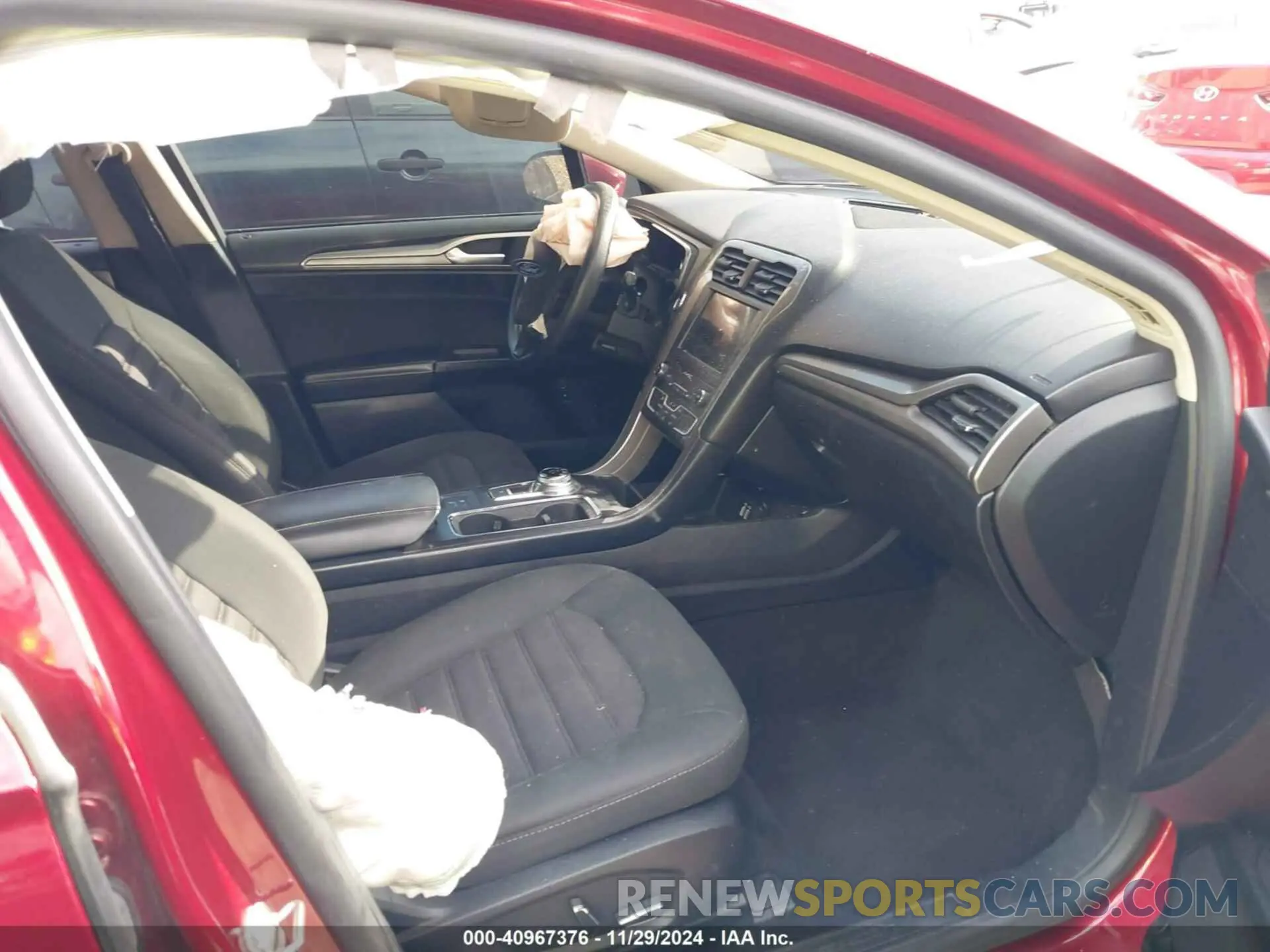 5 Photograph of a damaged car 3FA6P0LU4KR124592 FORD FUSION HYBRID 2019