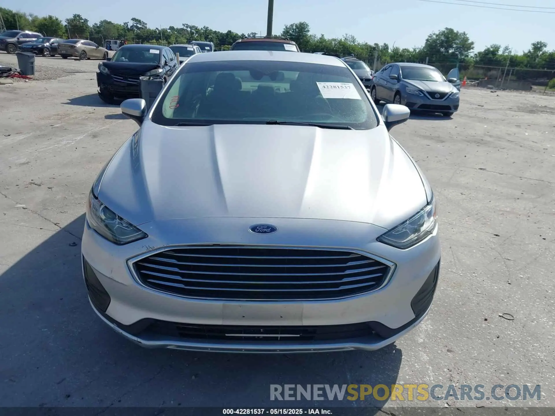 12 Photograph of a damaged car 3FA6P0LU4KR242576 FORD FUSION HYBRID 2019