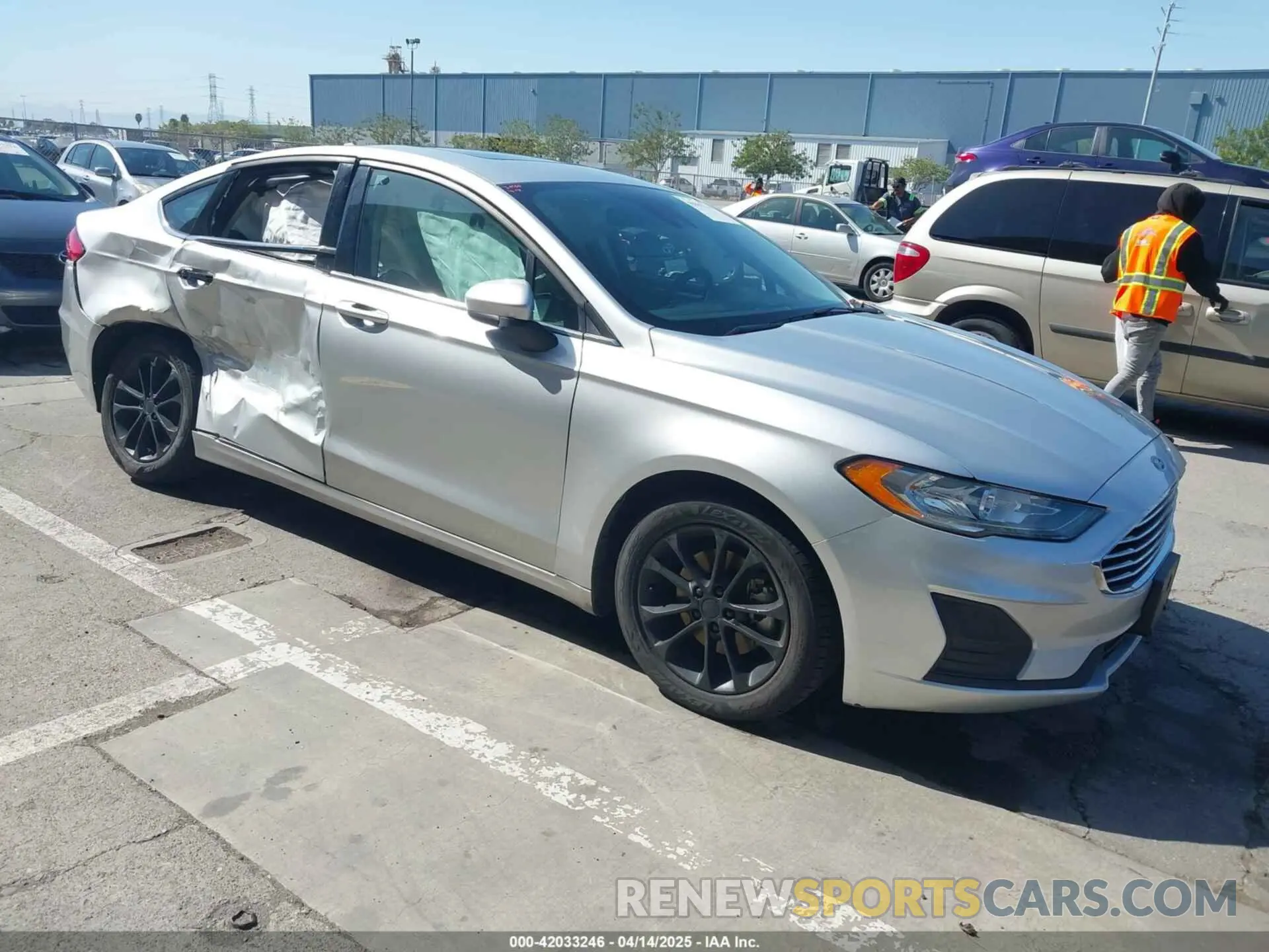 1 Photograph of a damaged car 3FA6P0LU4KR268983 FORD FUSION HYBRID 2019