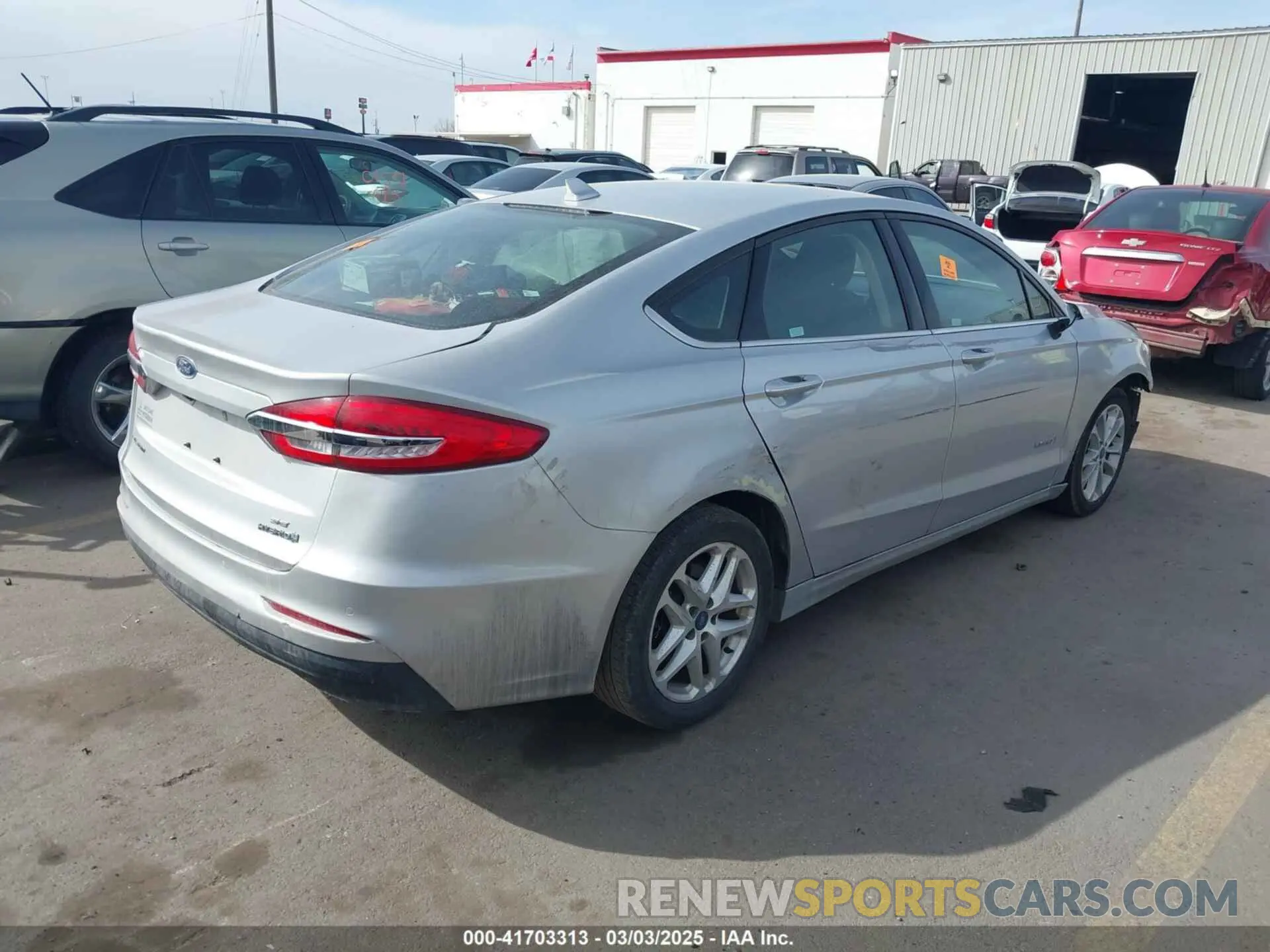 4 Photograph of a damaged car 3FA6P0LU5KR140266 FORD FUSION HYBRID 2019