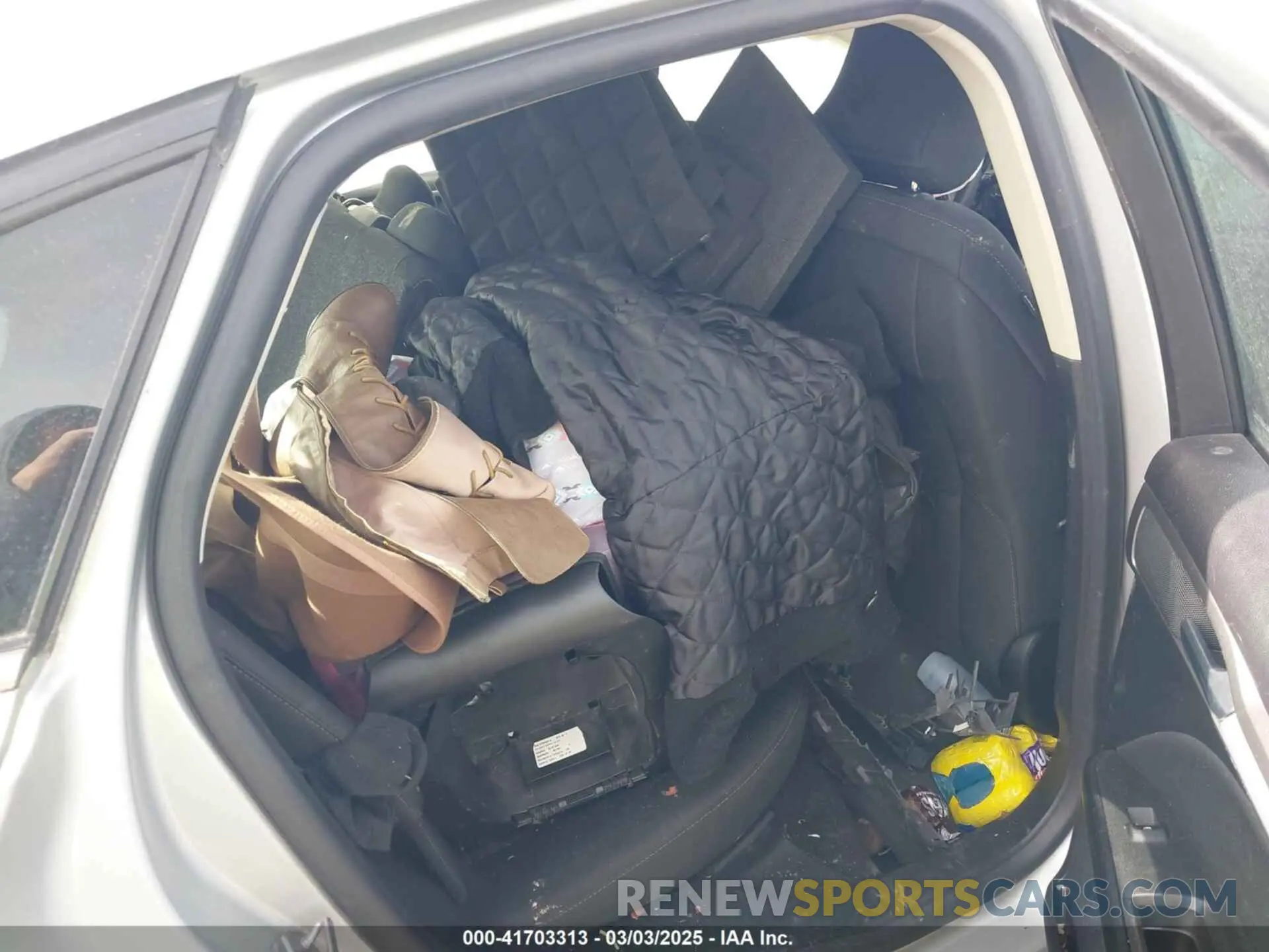8 Photograph of a damaged car 3FA6P0LU5KR140266 FORD FUSION HYBRID 2019