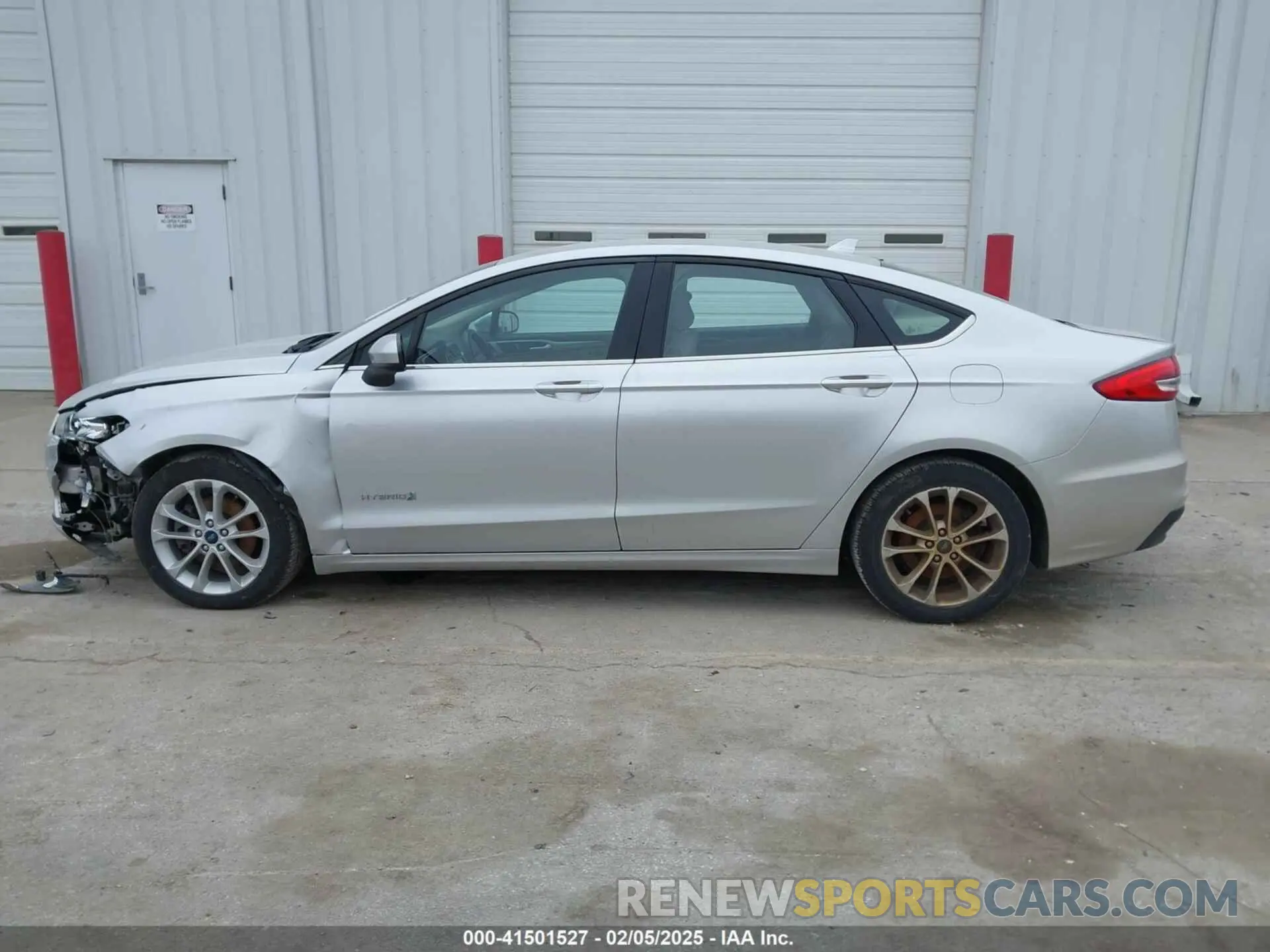 15 Photograph of a damaged car 3FA6P0LU5KR144947 FORD FUSION HYBRID 2019