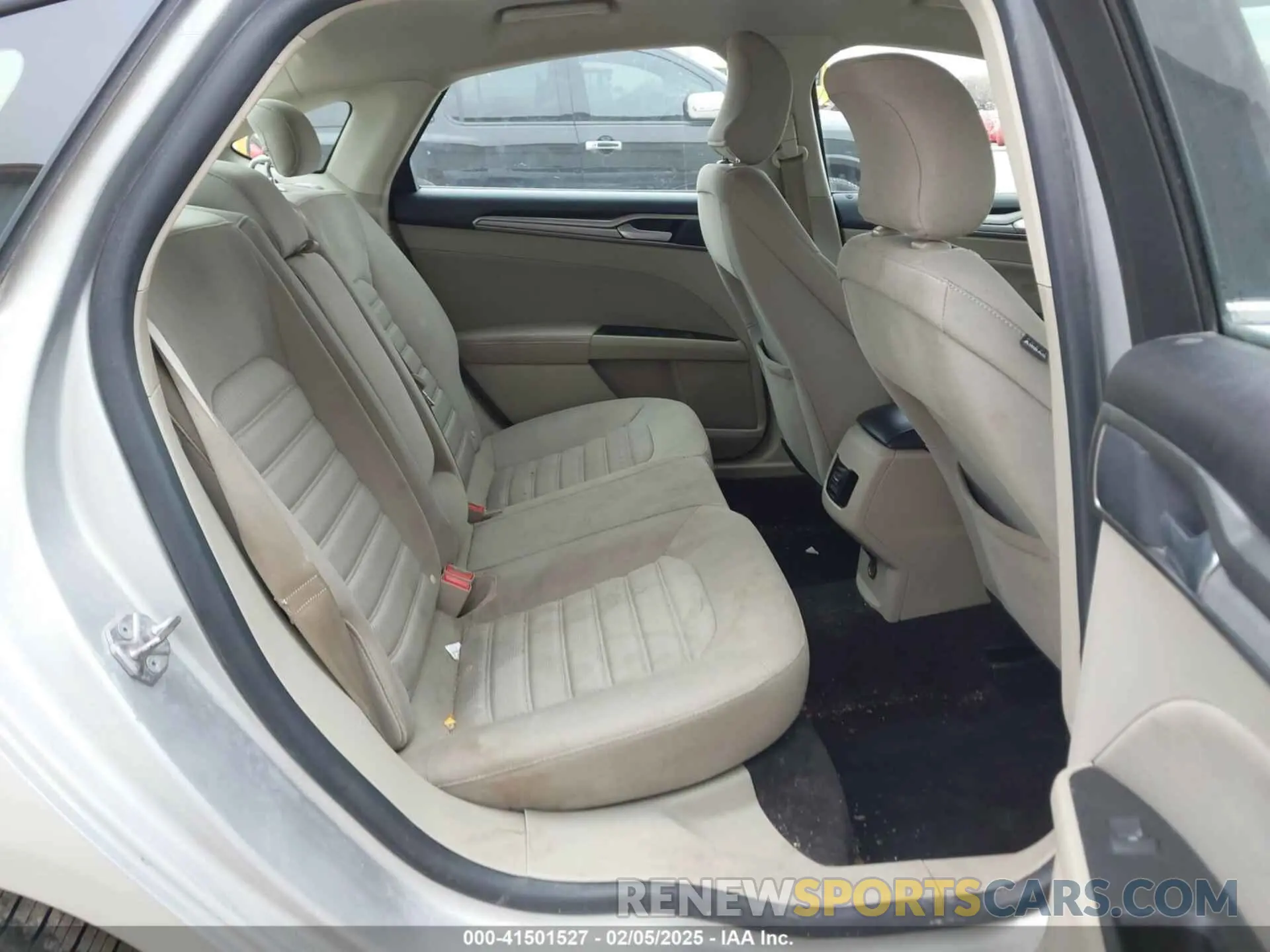 8 Photograph of a damaged car 3FA6P0LU5KR144947 FORD FUSION HYBRID 2019
