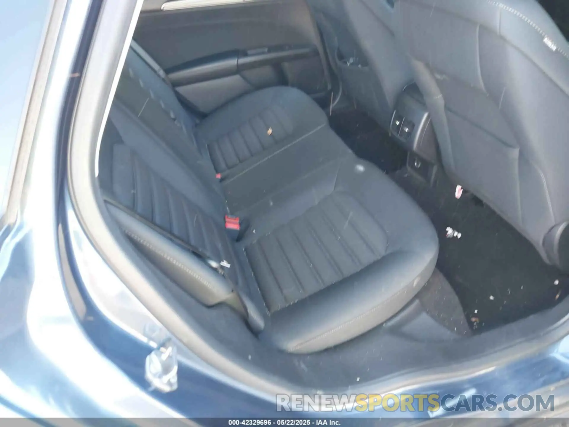 8 Photograph of a damaged car 3FA6P0LU5KR185062 FORD FUSION HYBRID 2019