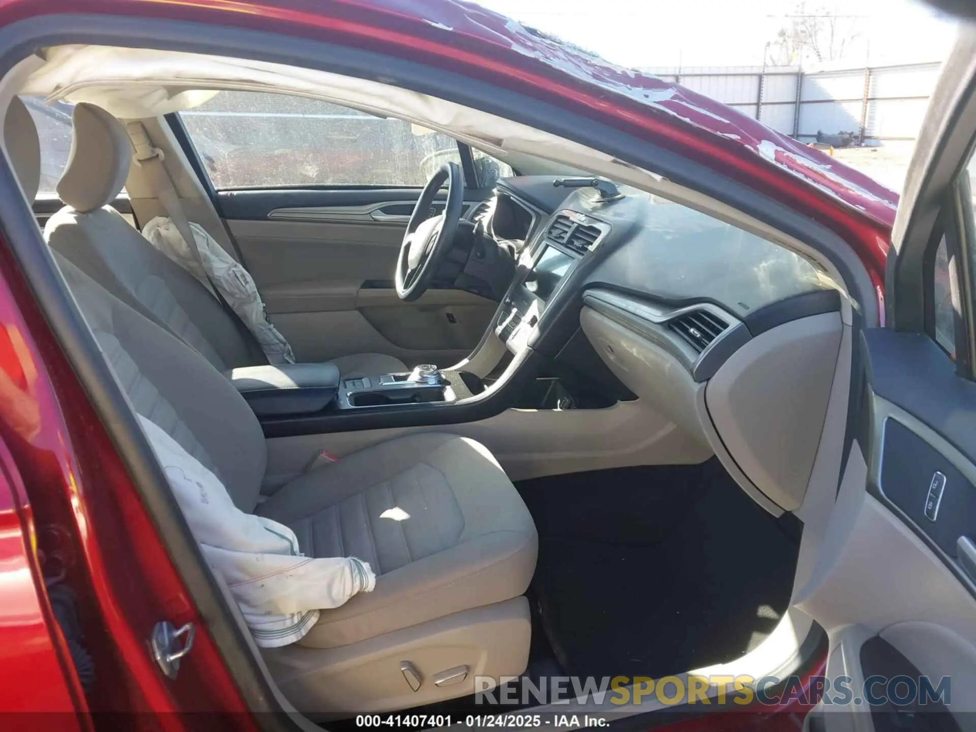 5 Photograph of a damaged car 3FA6P0LU5KR189838 FORD FUSION HYBRID 2019