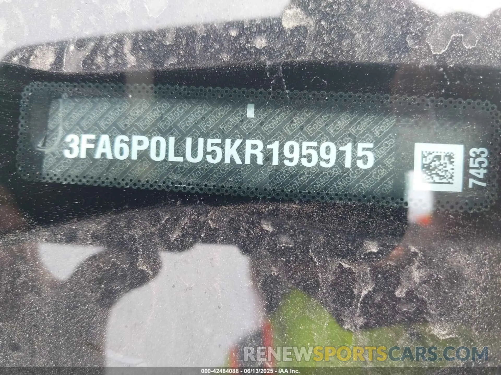 9 Photograph of a damaged car 3FA6P0LU5KR195915 FORD FUSION HYBRID 2019