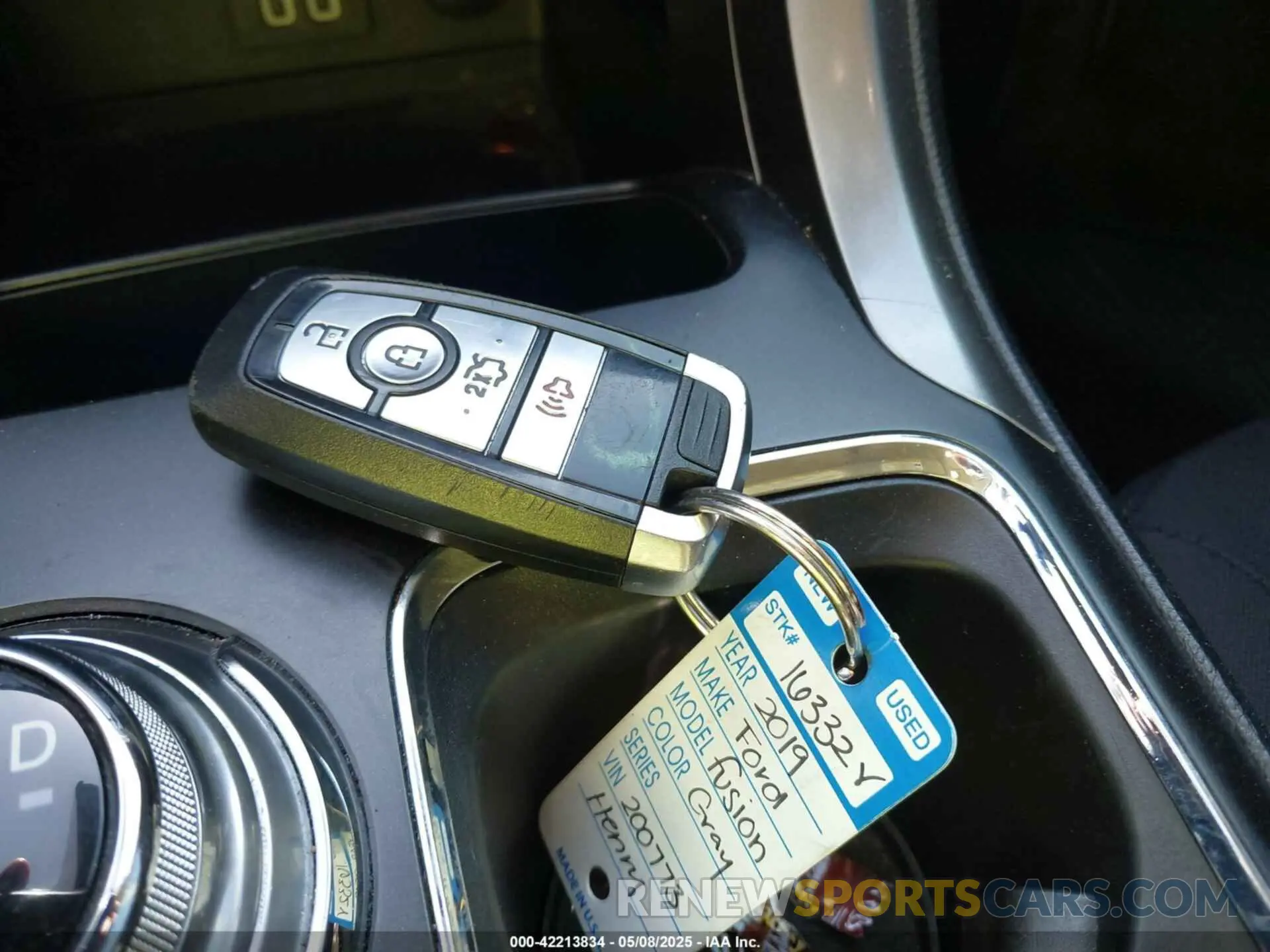 11 Photograph of a damaged car 3FA6P0LU5KR200773 FORD FUSION HYBRID 2019