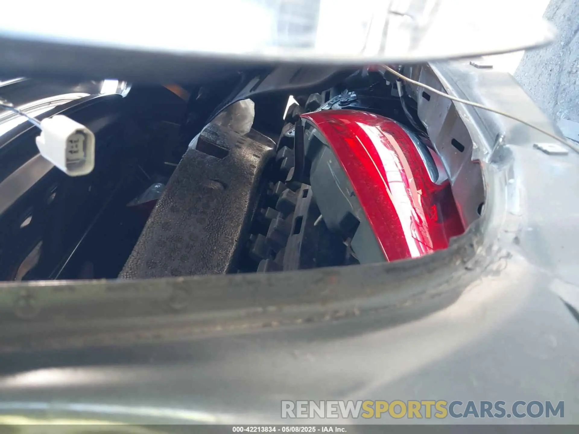 12 Photograph of a damaged car 3FA6P0LU5KR200773 FORD FUSION HYBRID 2019