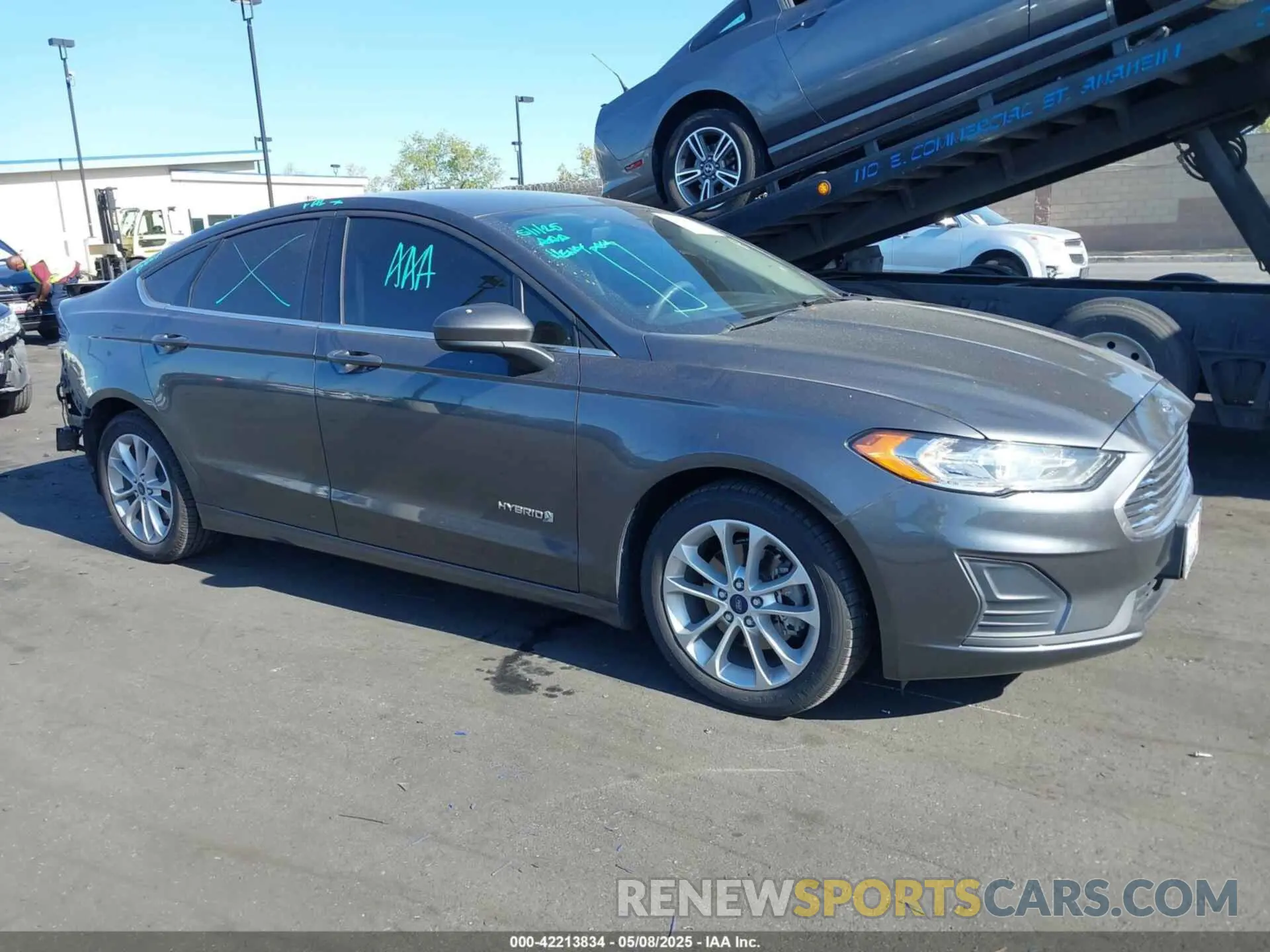 14 Photograph of a damaged car 3FA6P0LU5KR200773 FORD FUSION HYBRID 2019